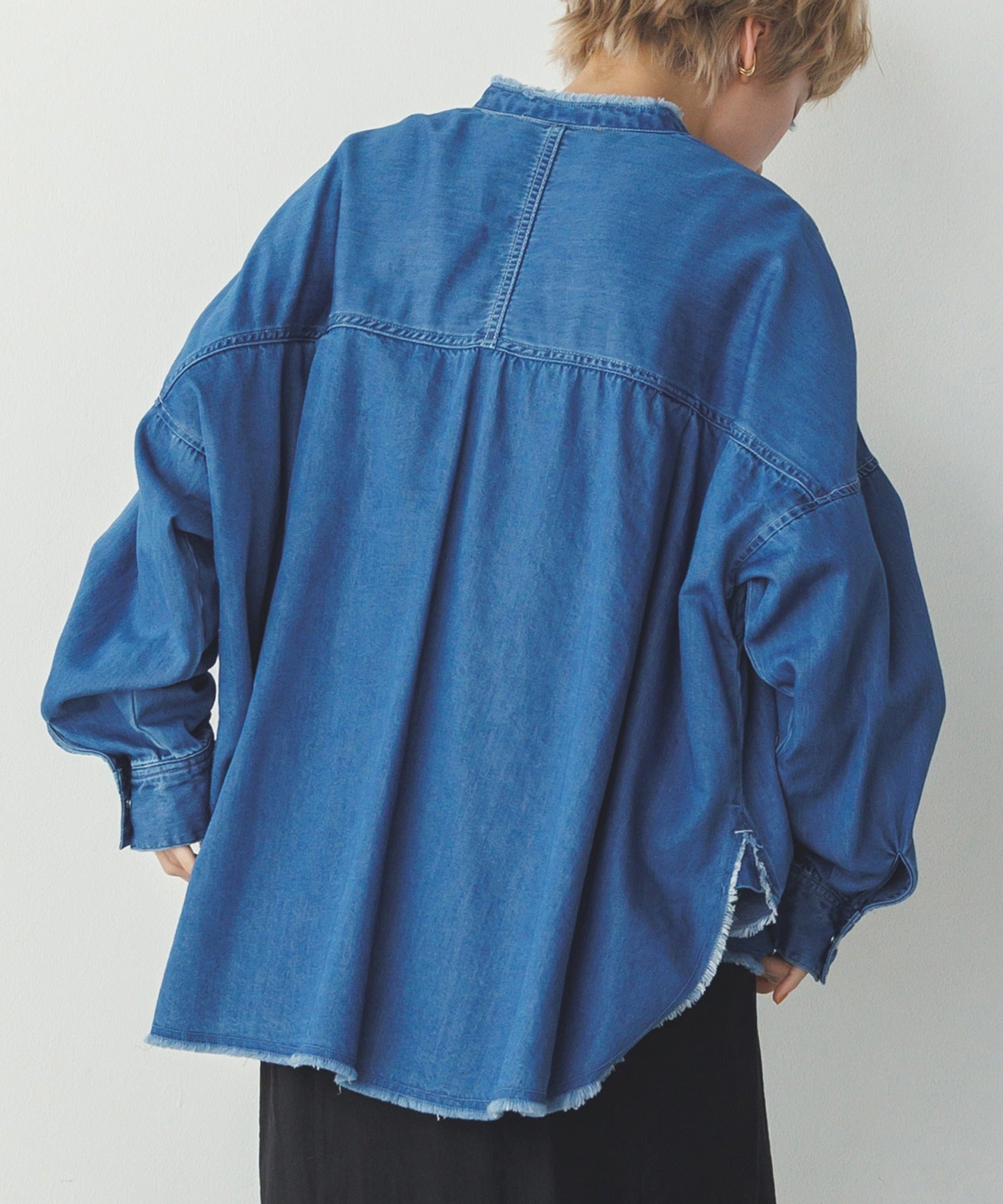 【WEB限定/別注】 バンドカラー オーバーサイズ デニムシャツ