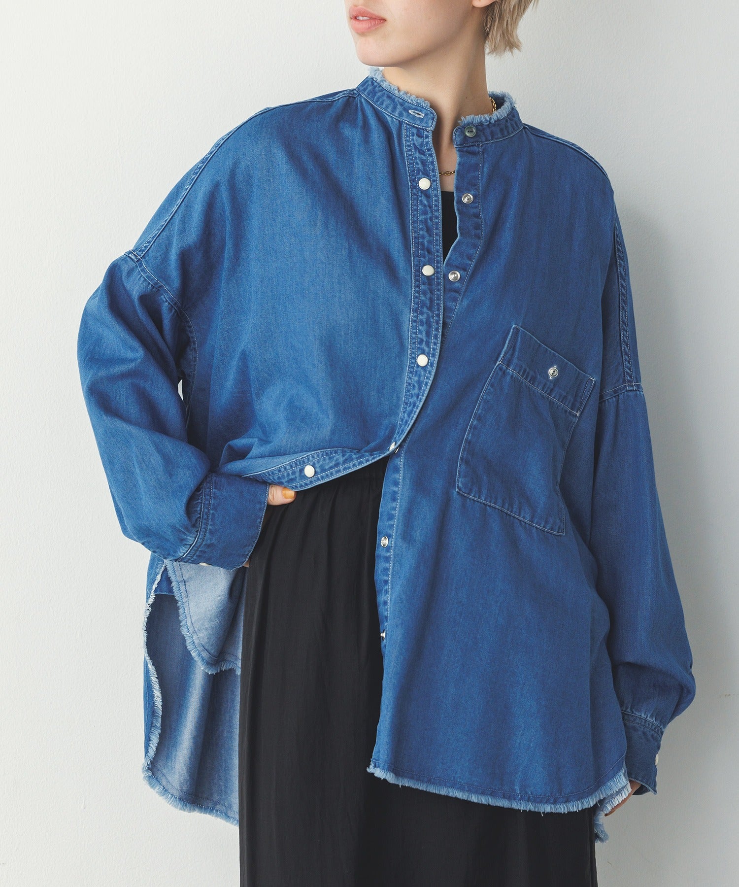 【WEB限定/別注】 バンドカラー オーバーサイズ デニムシャツ