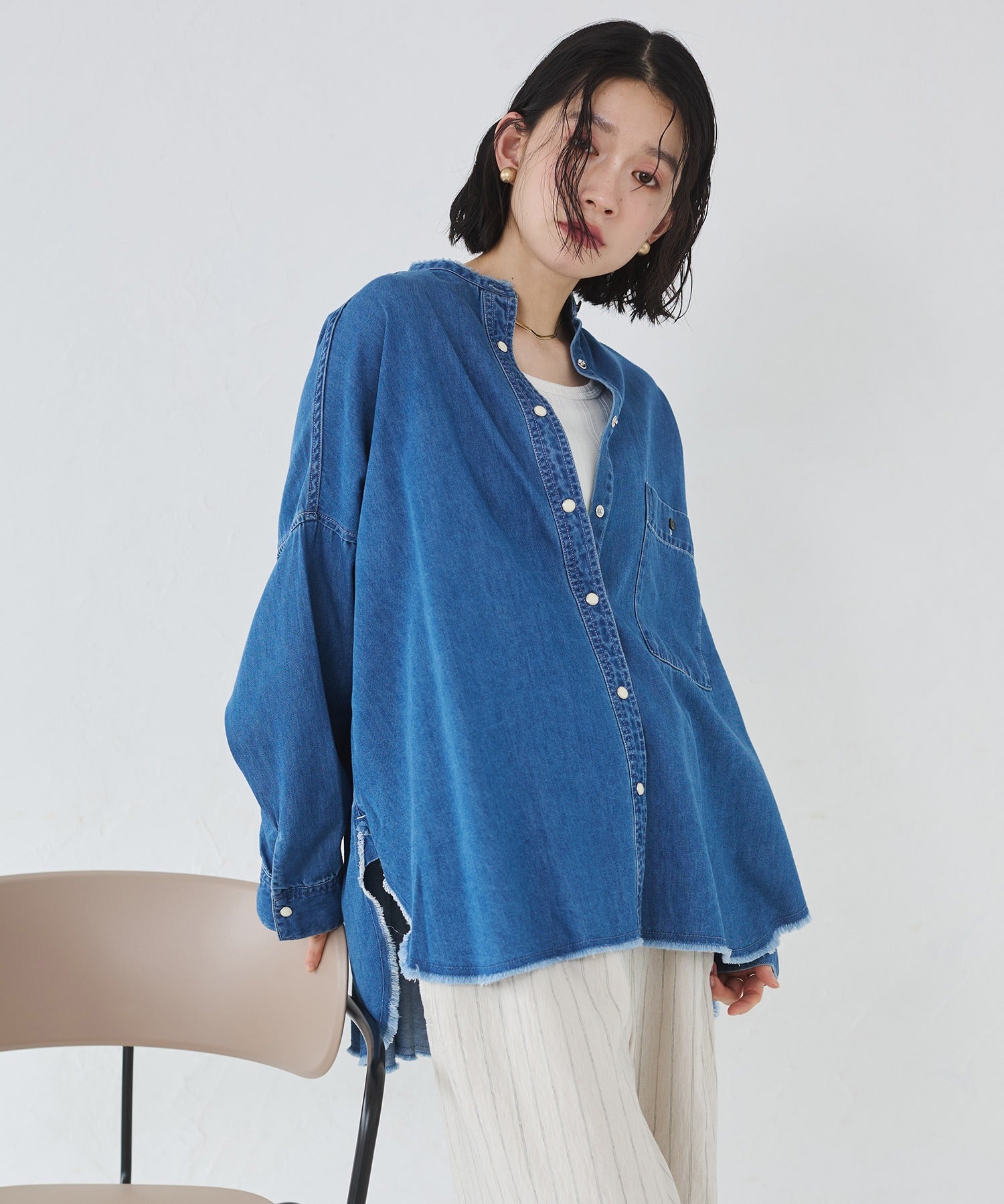 【WEB限定/別注】 バンドカラー オーバーサイズ デニムシャツ