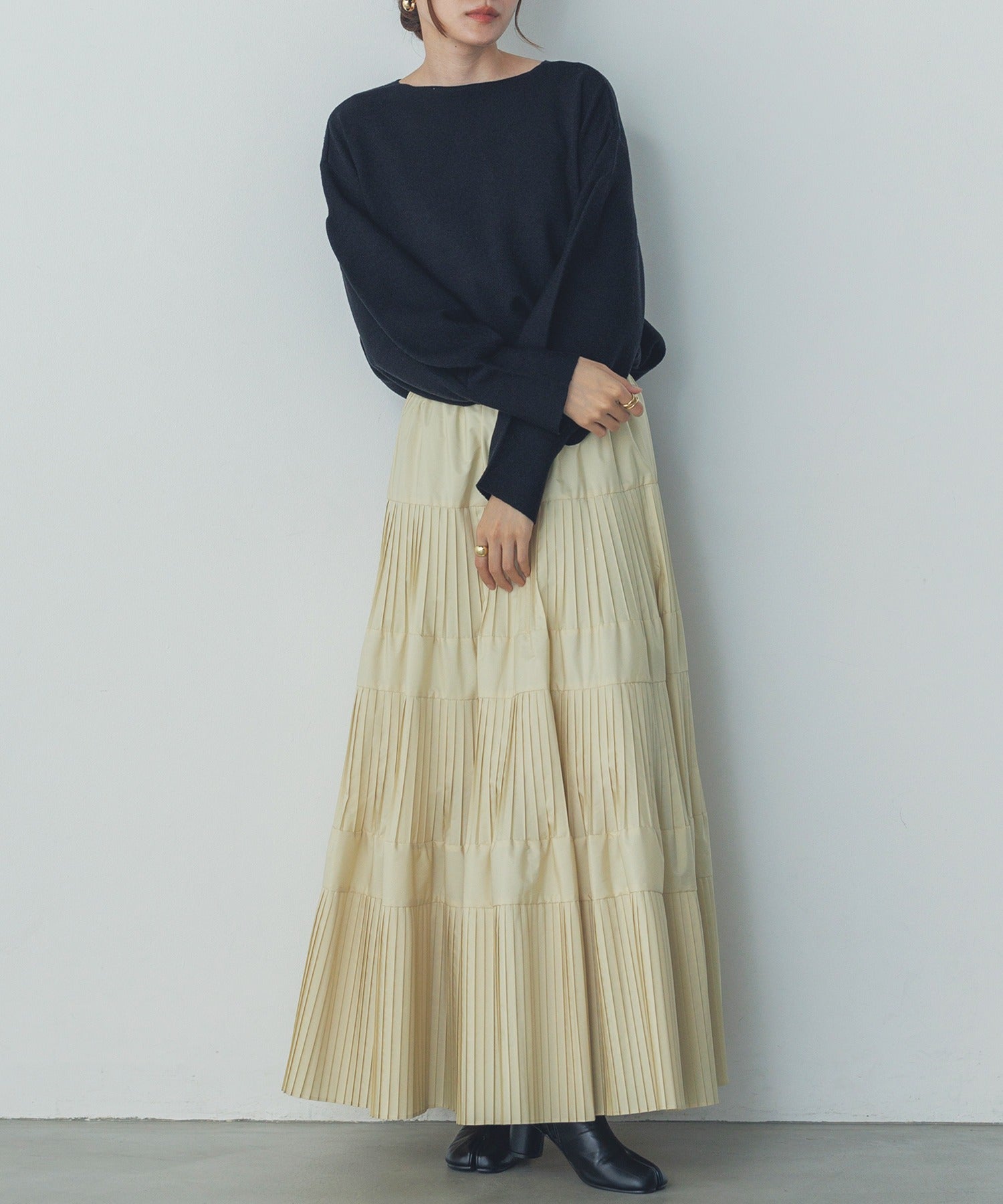 PLEATED TIERED SKIRT