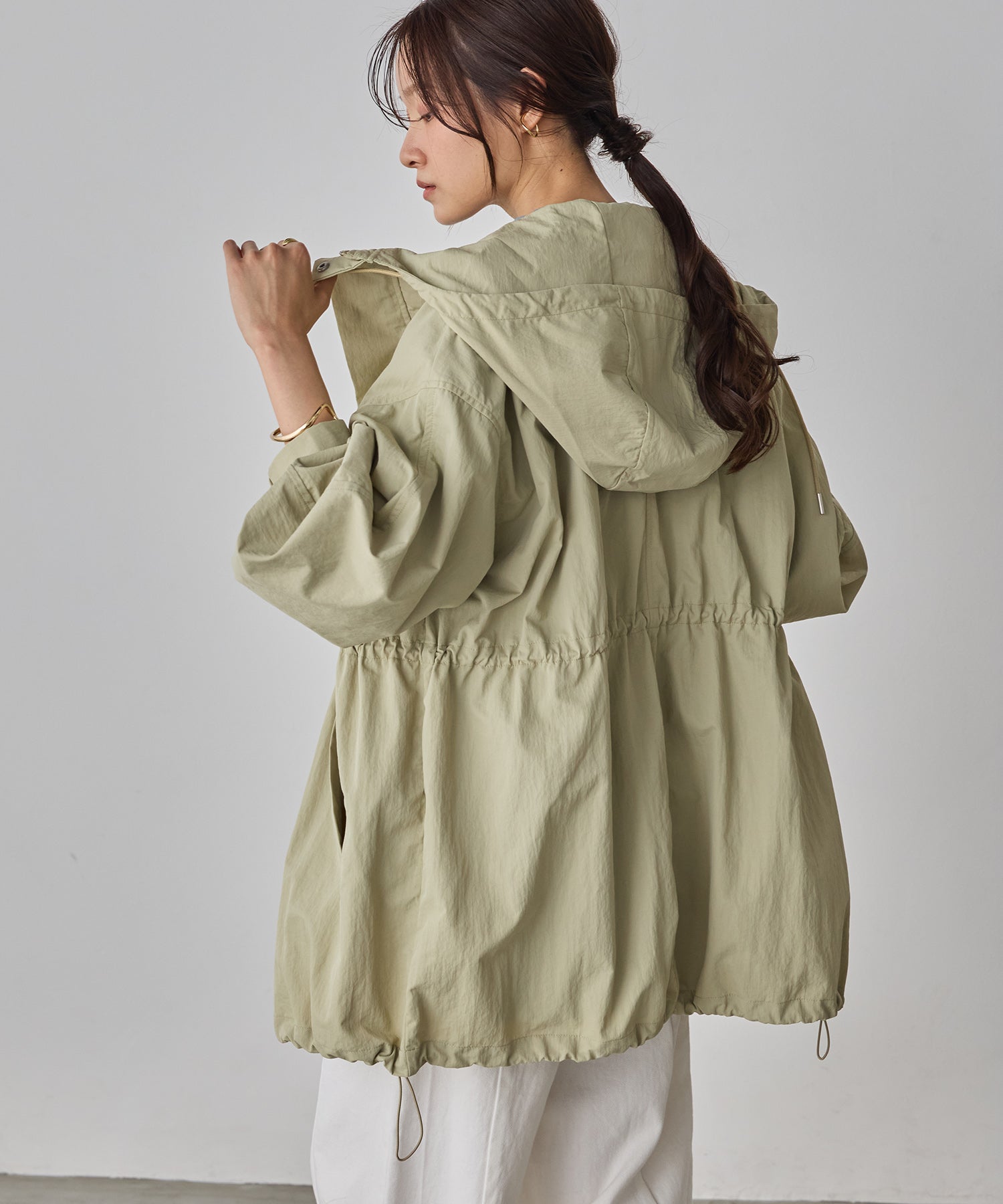 ナイロン マウンテンパーカー