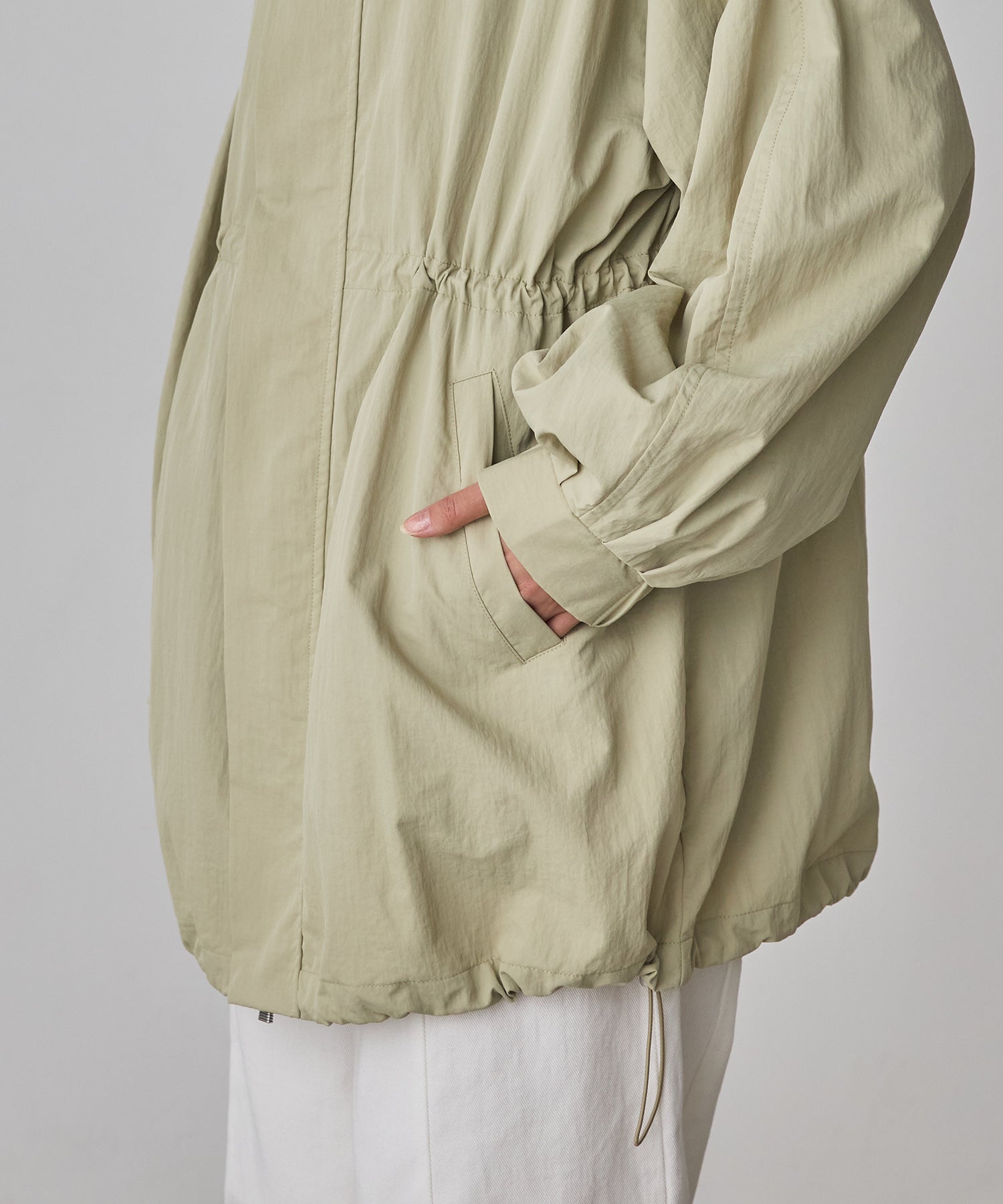 ナイロン マウンテンパーカー