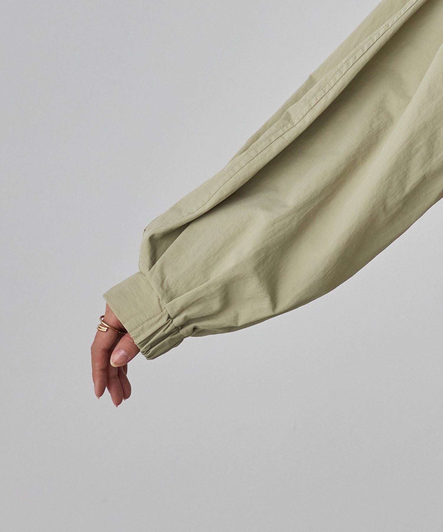 ナイロン マウンテンパーカー