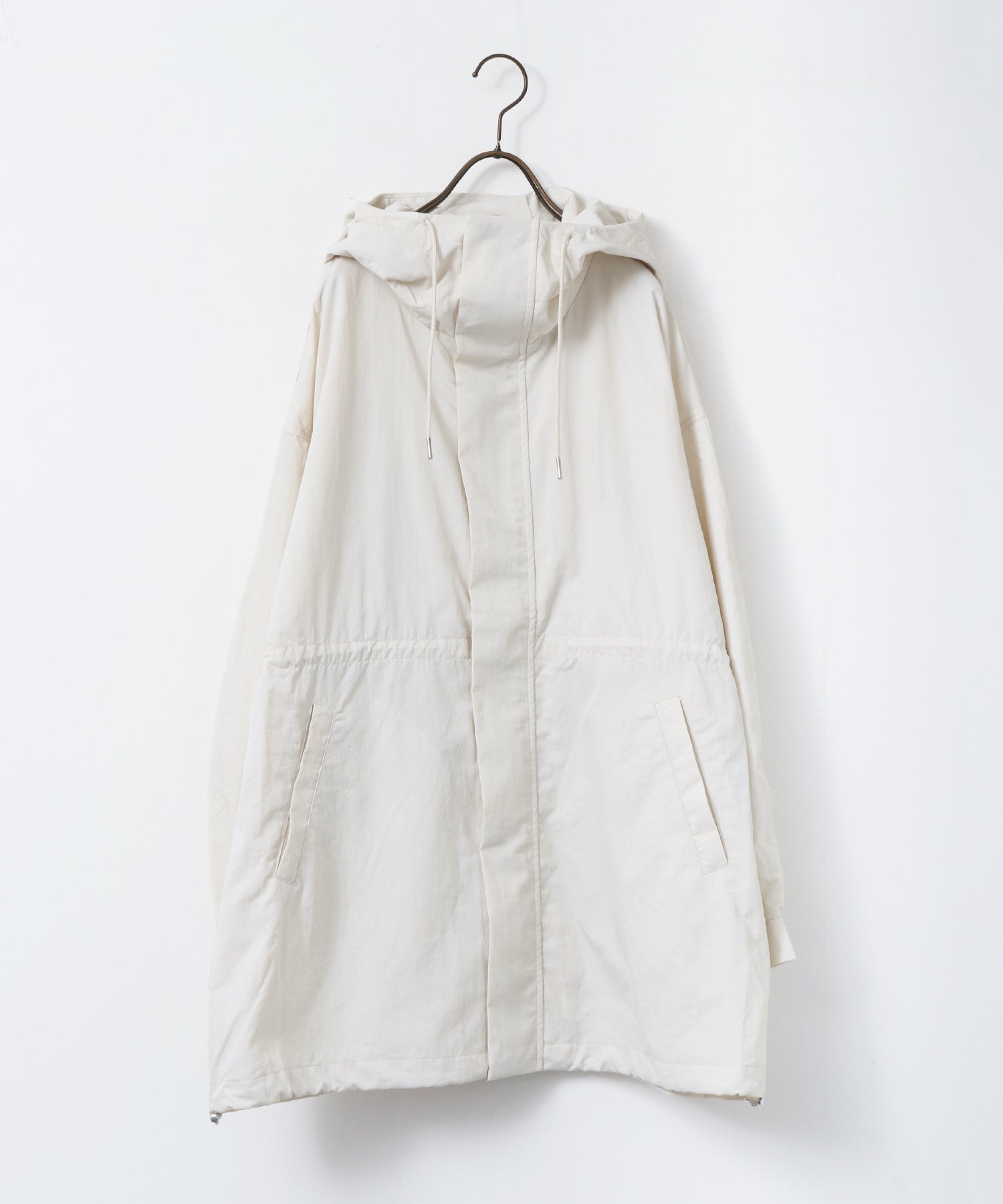 ナイロン マウンテンパーカー