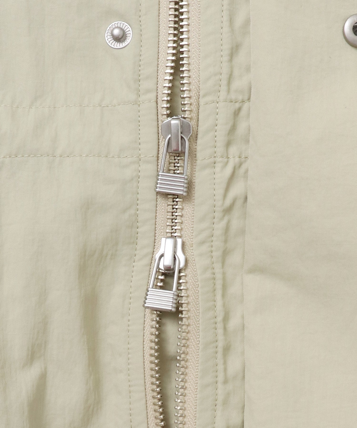 ナイロン マウンテンパーカー