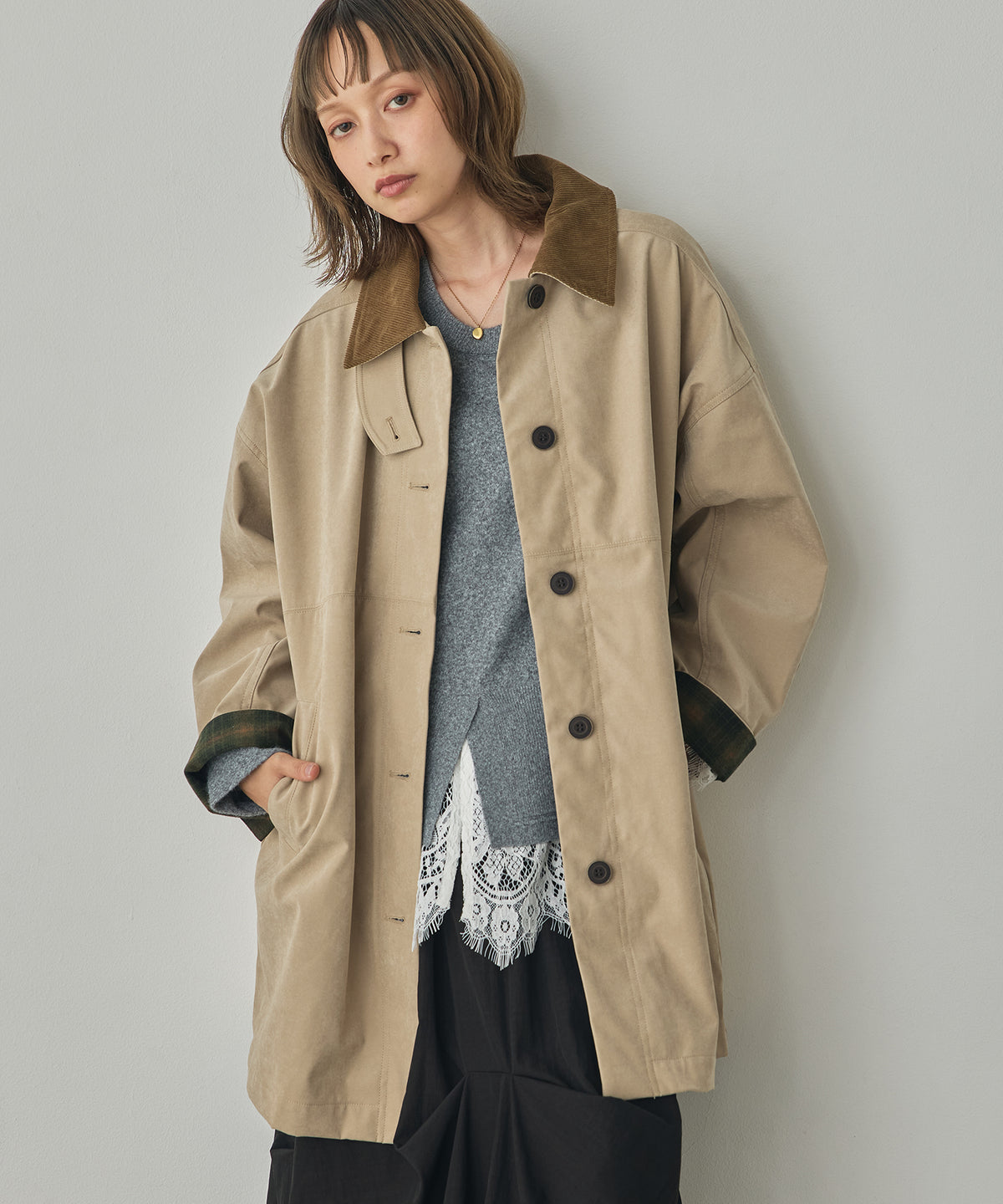 COLOUR-BLOCKED COLLAR BONDED STAND-UP COLLAR COAT