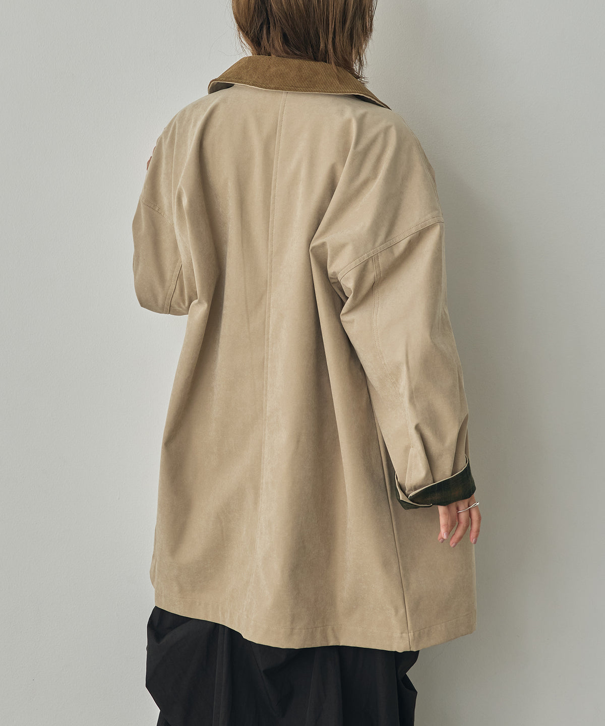 COLOUR-BLOCKED COLLAR BONDED STAND-UP COLLAR COAT