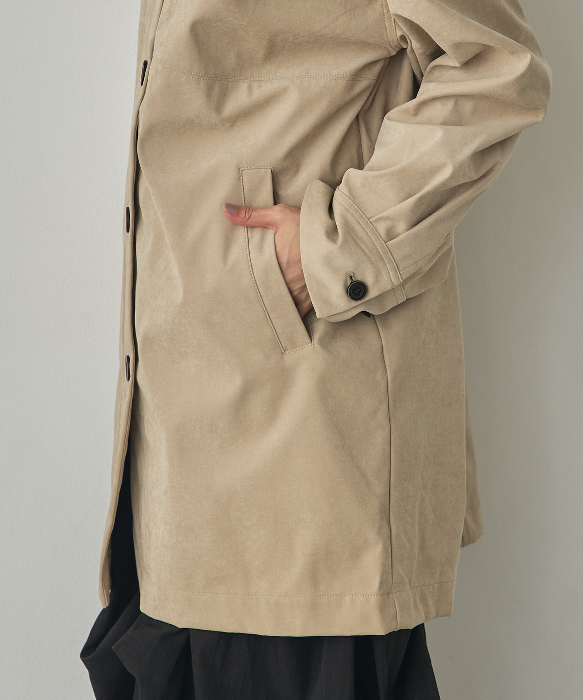 COLOUR-BLOCKED COLLAR BONDED STAND-UP COLLAR COAT