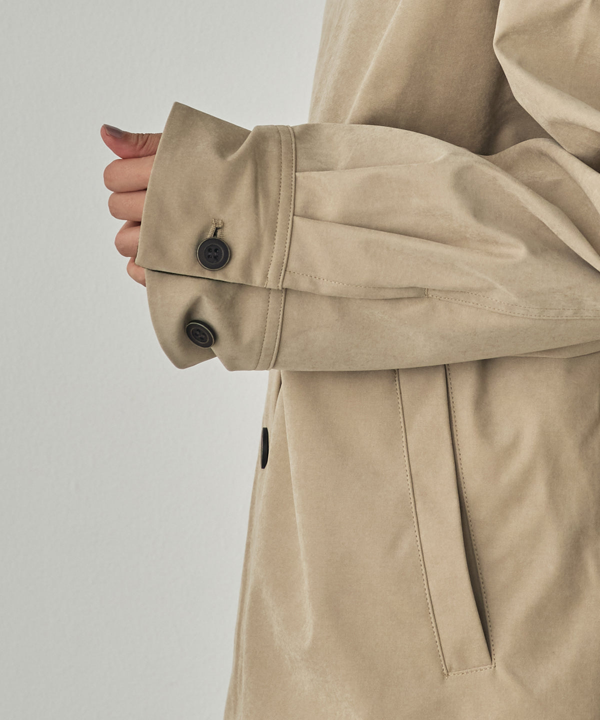COLOUR-BLOCKED COLLAR BONDED STAND-UP COLLAR COAT
