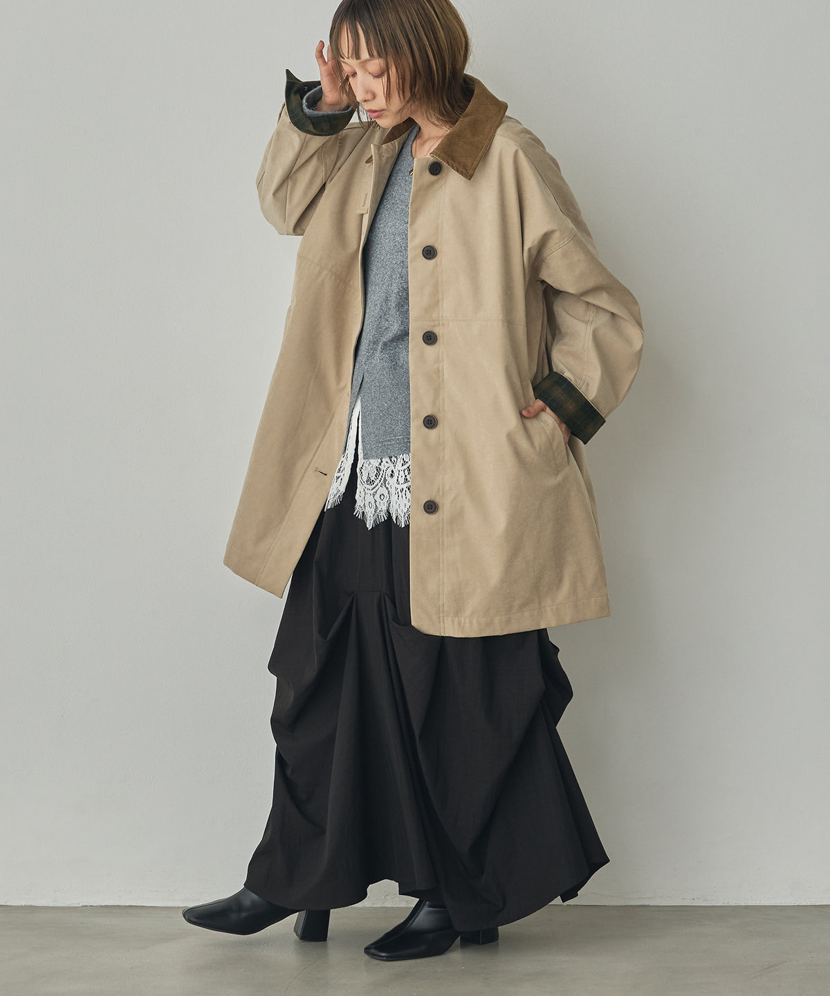 COLOUR-BLOCKED COLLAR BONDED STAND-UP COLLAR COAT