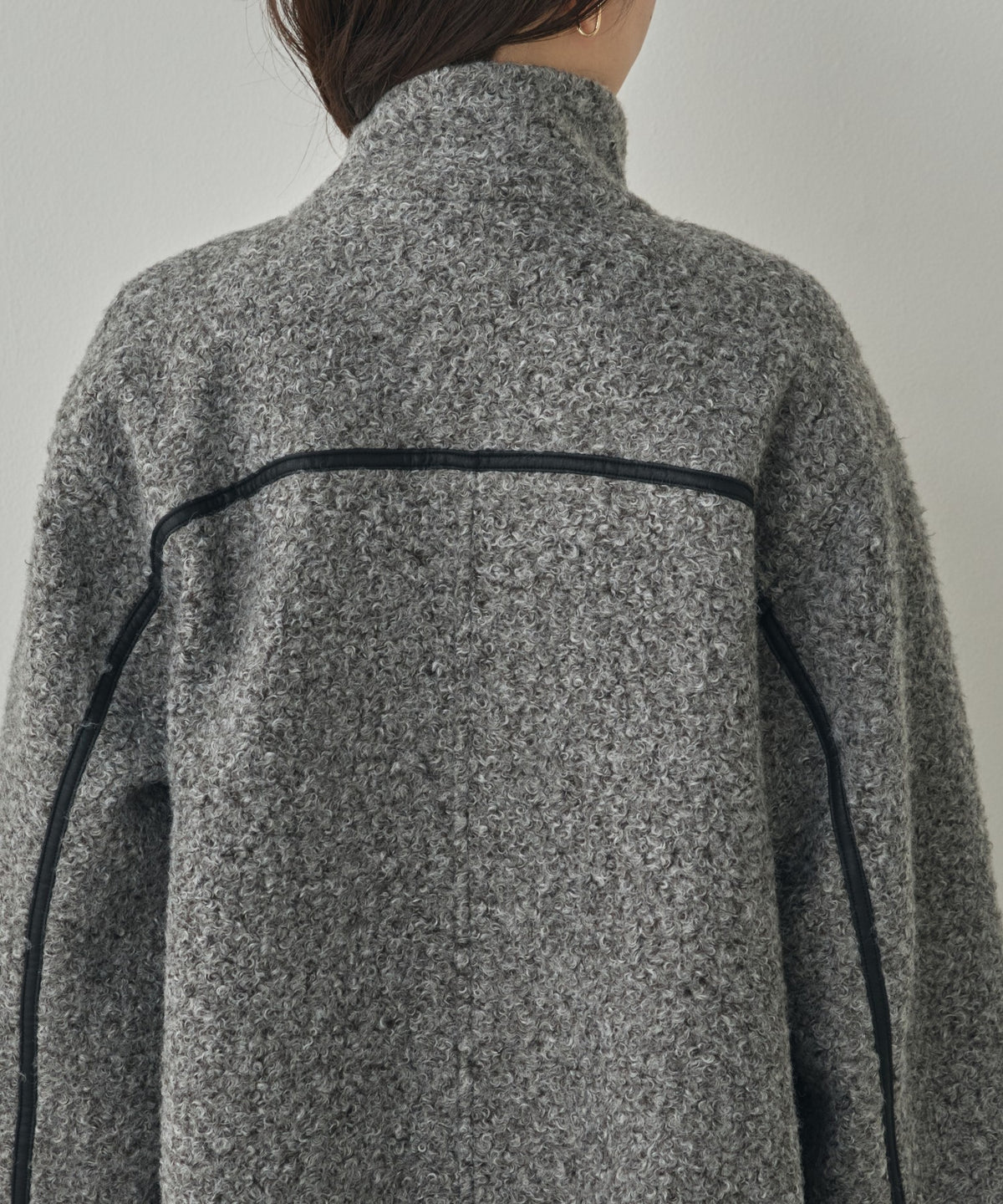 CURLY BOUCLÉ STAND-UP COLLAR MEDIUM COAT