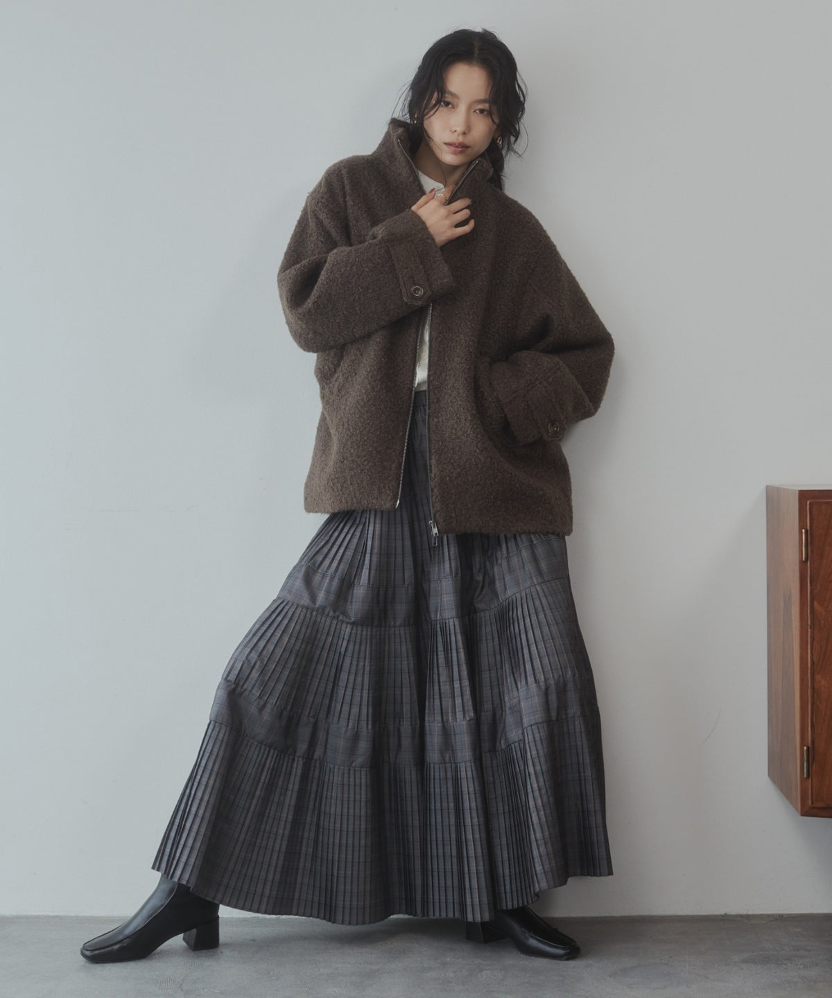 CURLY BOUCLÉ STAND-UP COLLAR MEDIUM COAT
