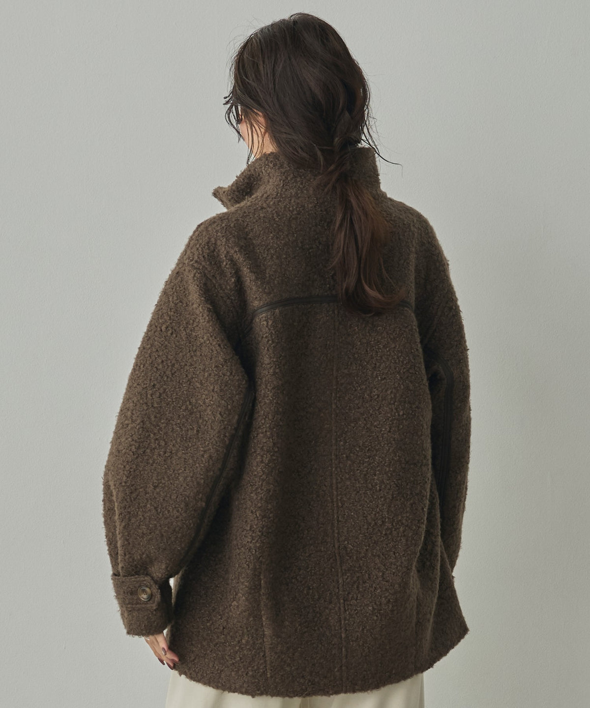 CURLY BOUCLÉ STAND-UP COLLAR MEDIUM COAT