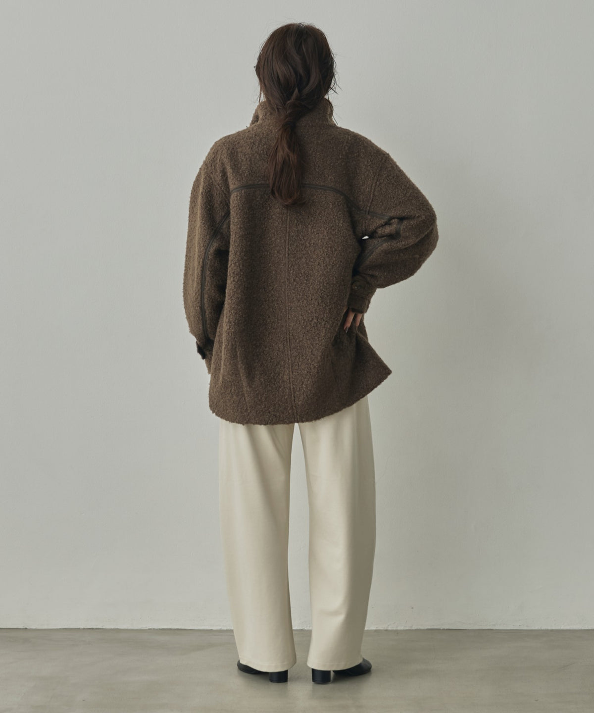 CURLY BOUCLÉ STAND-UP COLLAR MEDIUM COAT