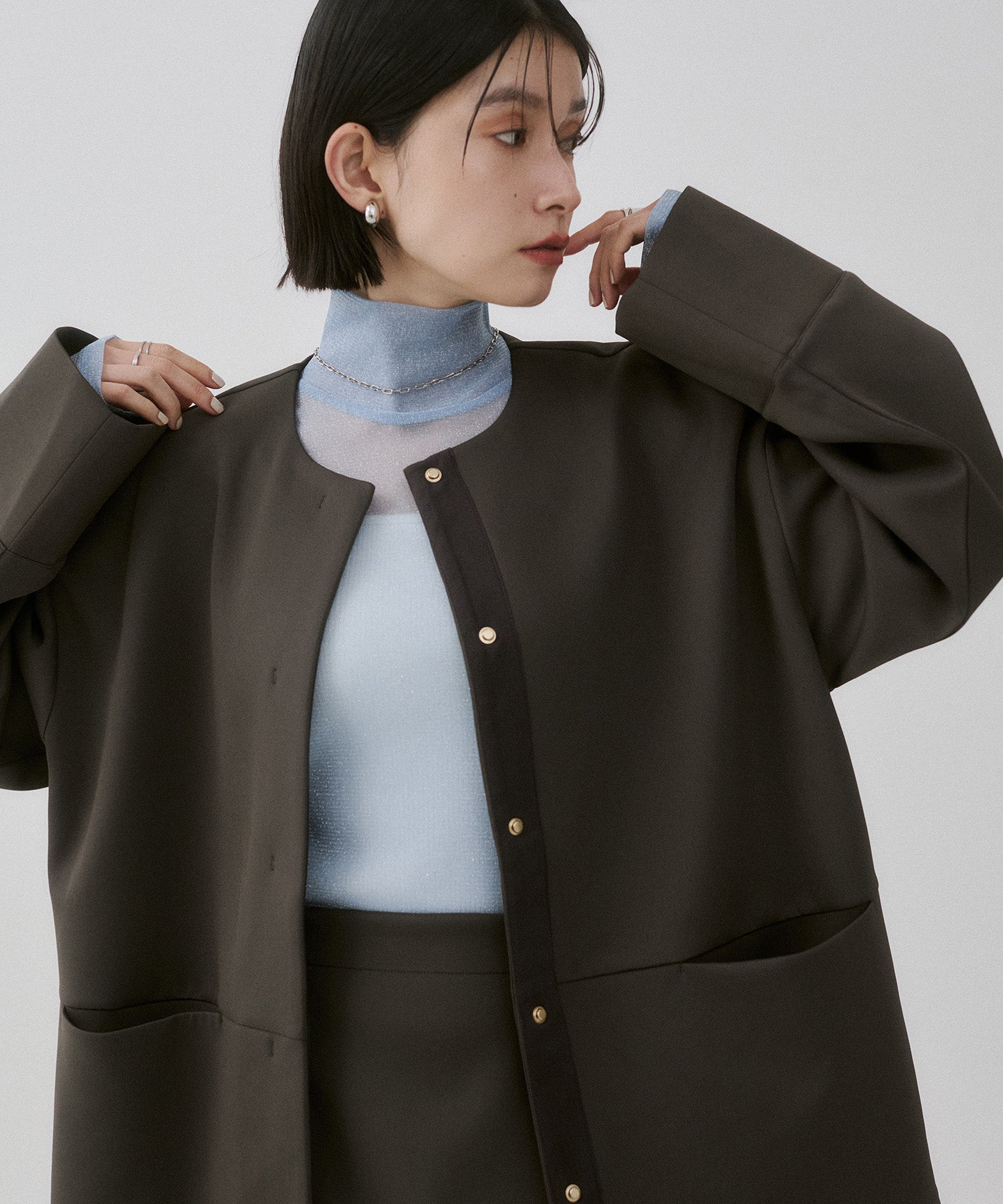 CARDBOARD COLLARLESS COAT