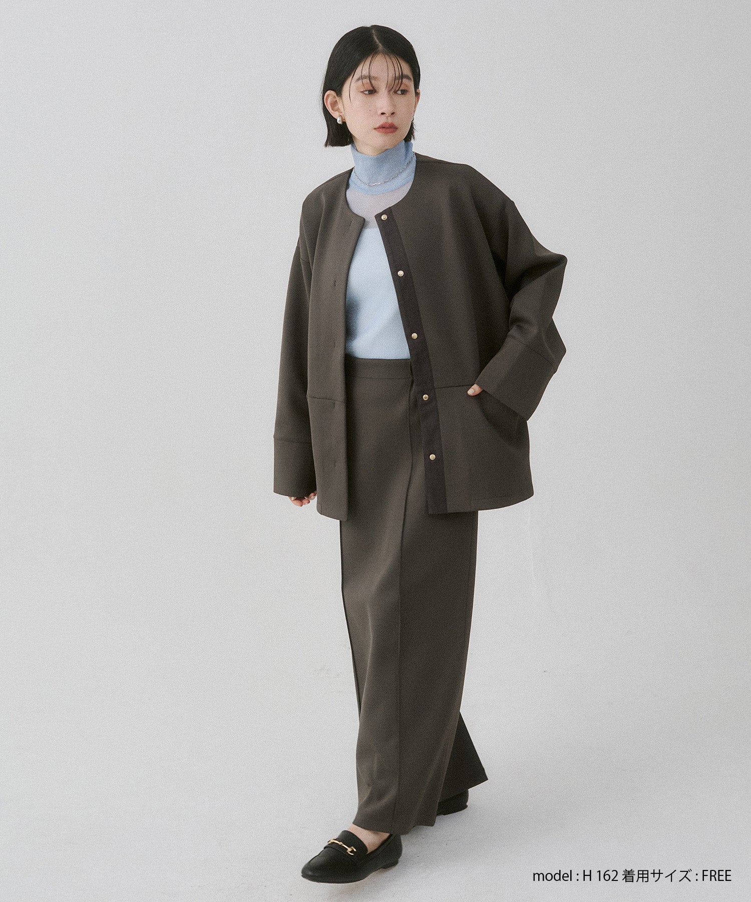 CARDBOARD COLLARLESS COAT
