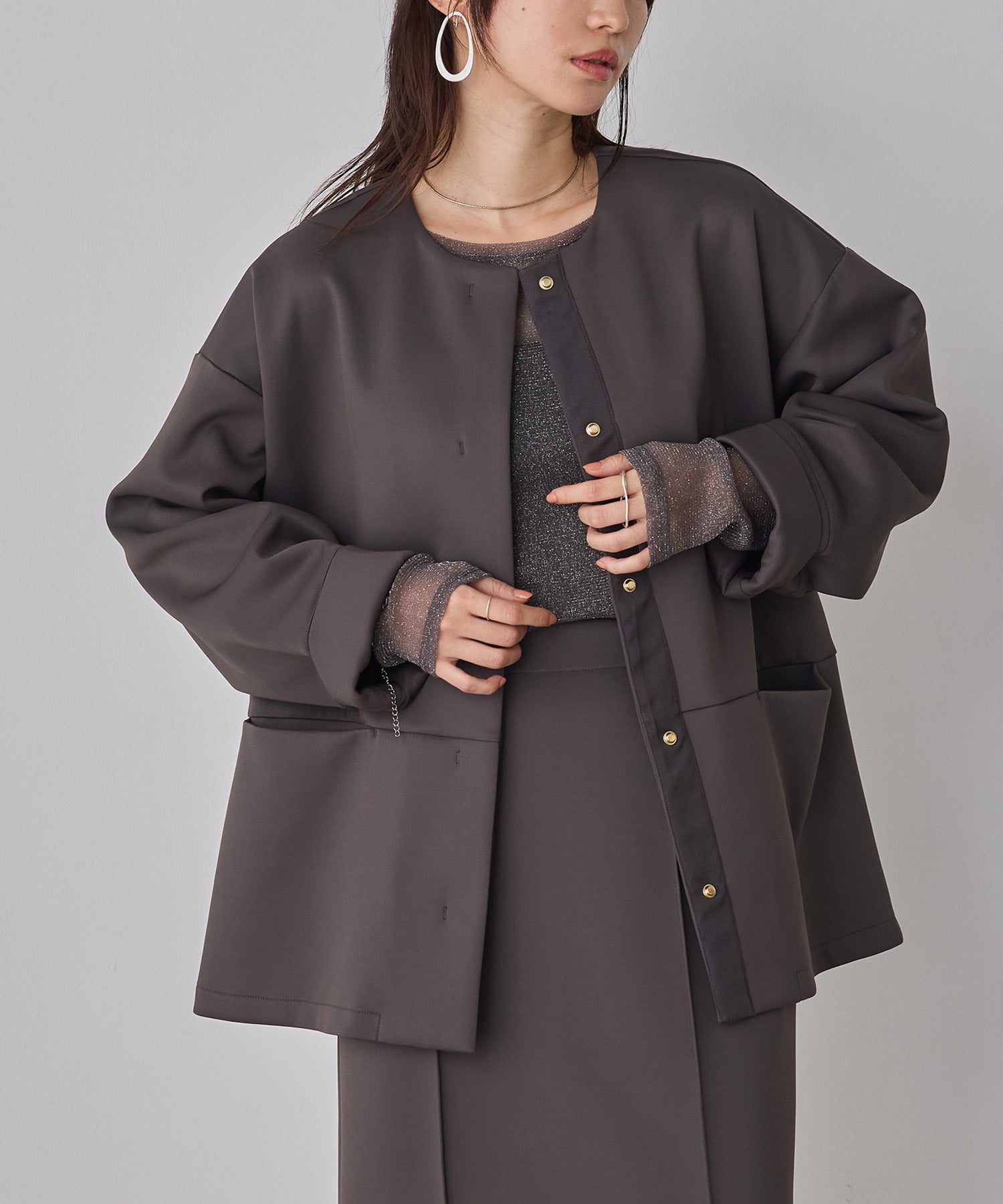 CARDBOARD COLLARLESS COAT