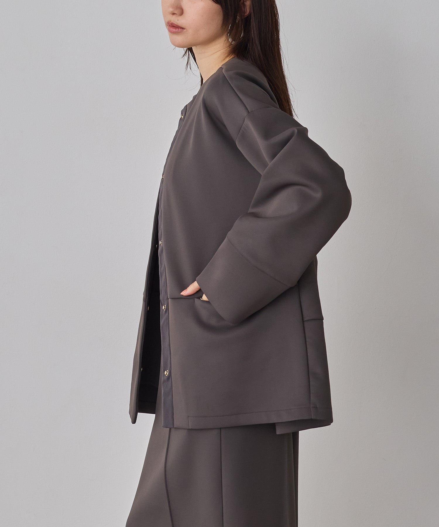 CARDBOARD COLLARLESS COAT