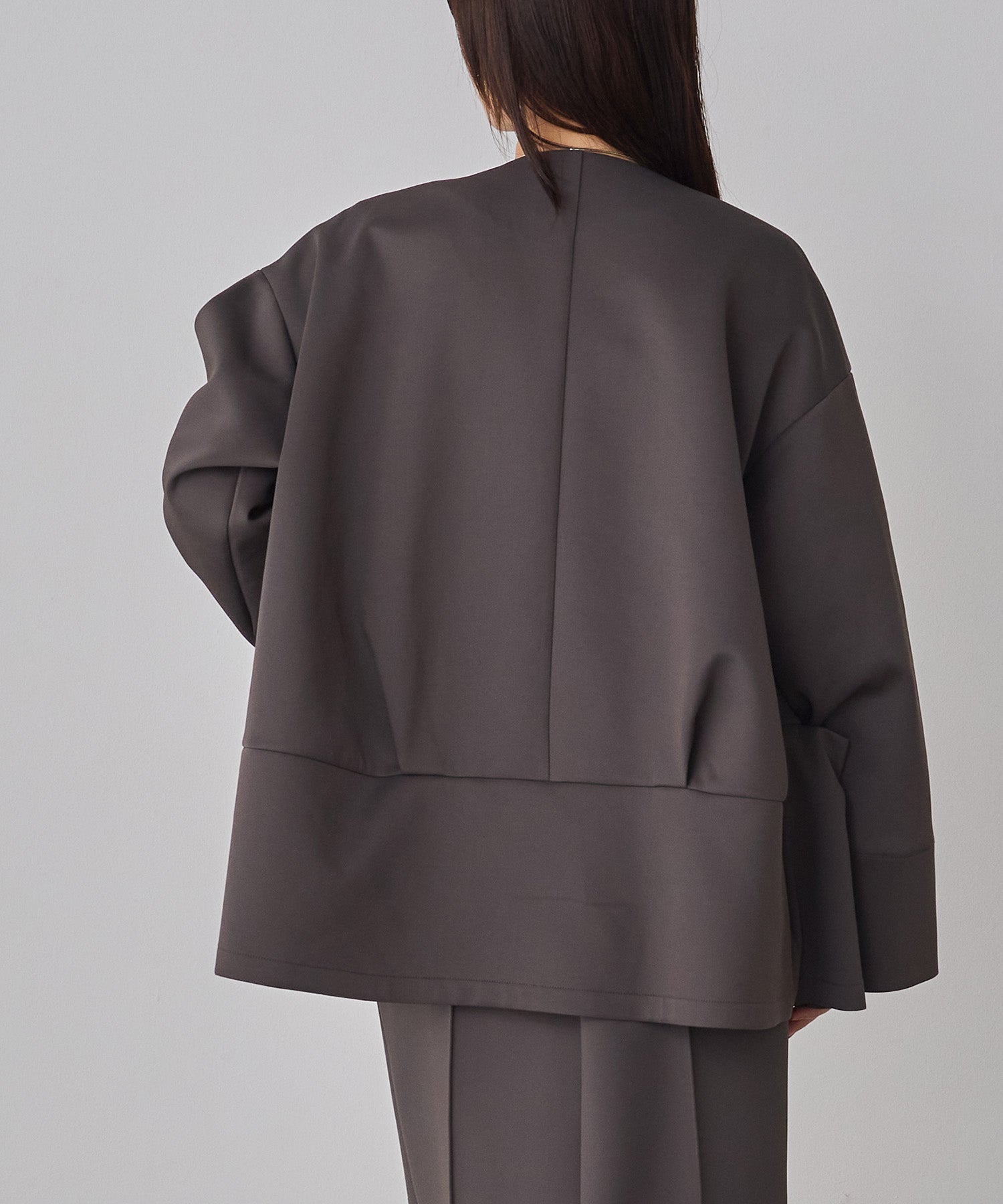 CARDBOARD COLLARLESS COAT