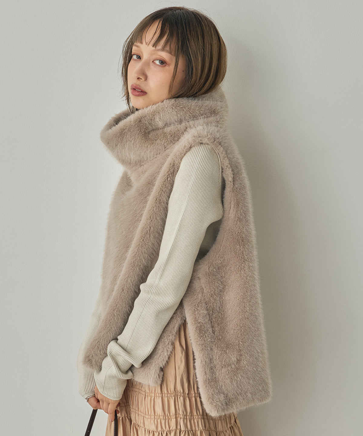 FUR HIGH-NECK VEST