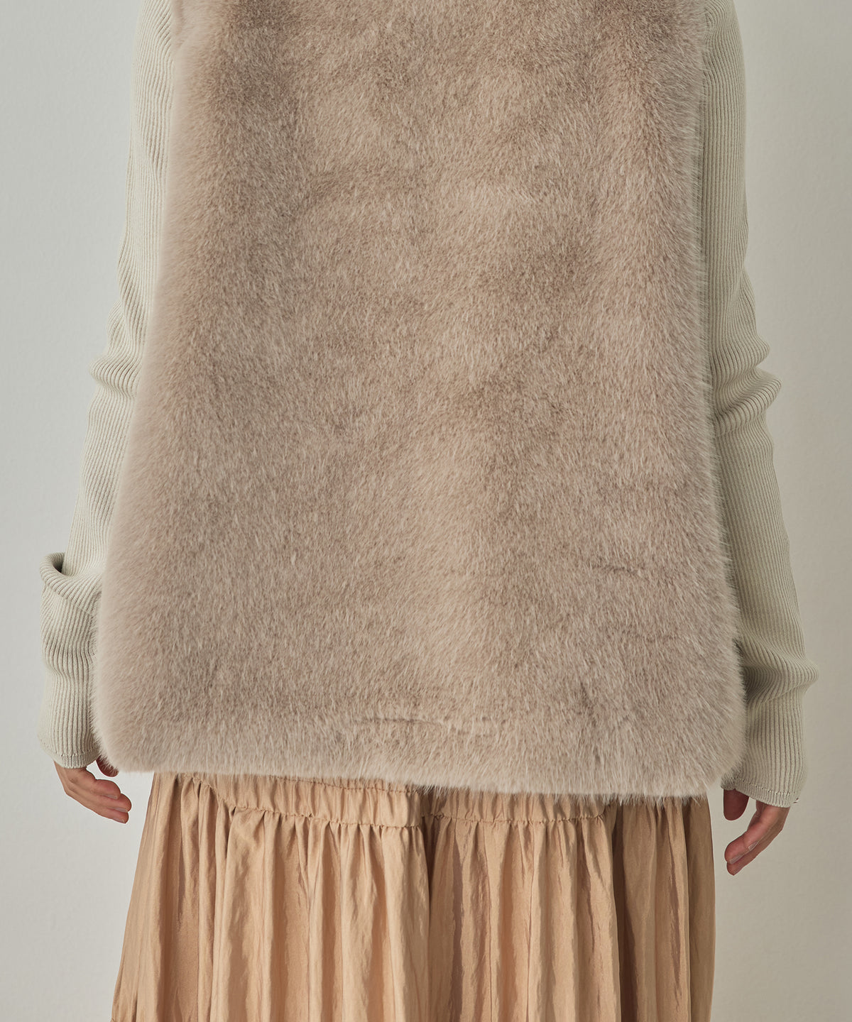 FUR HIGH-NECK VEST