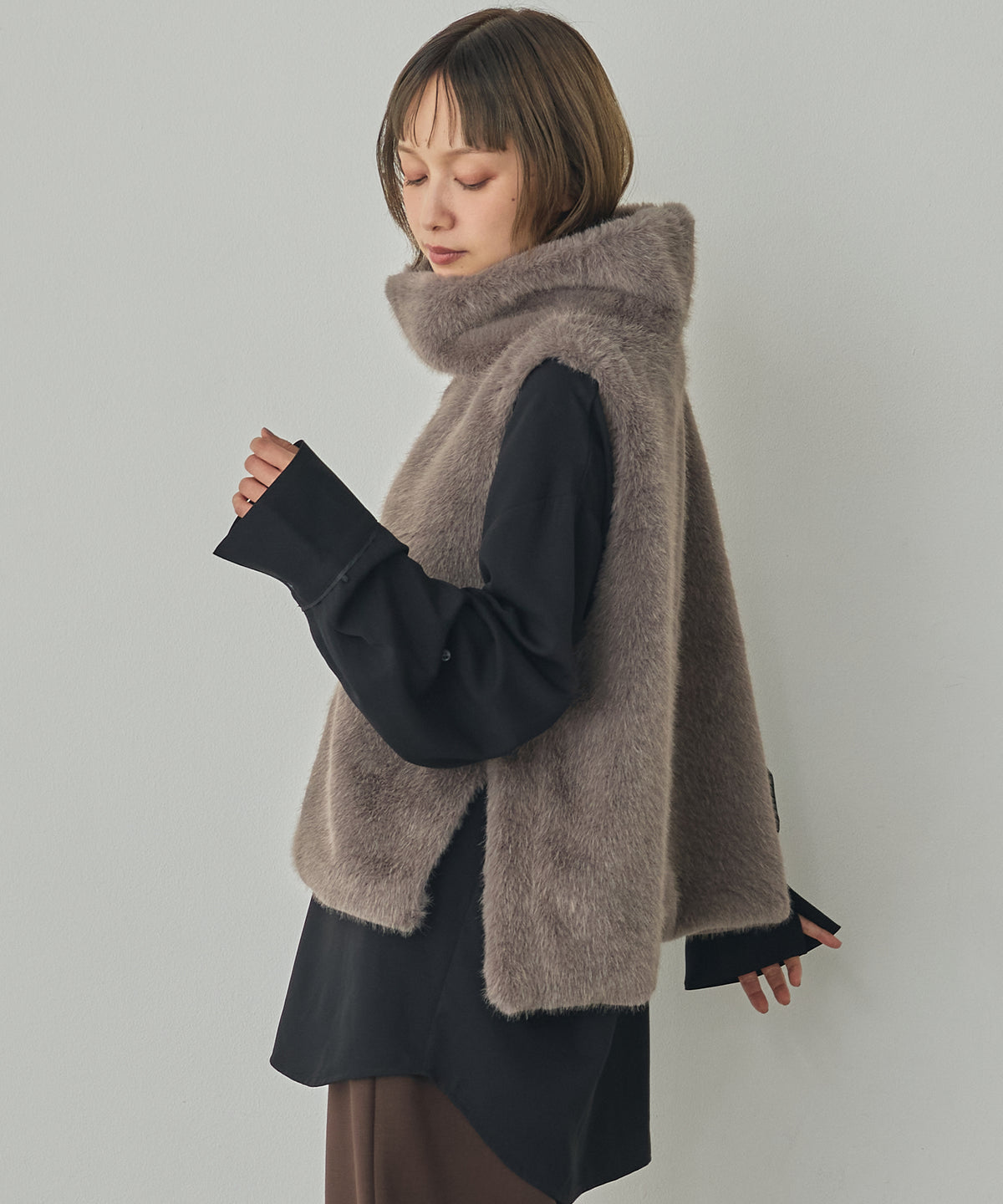 FUR HIGH-NECK VEST