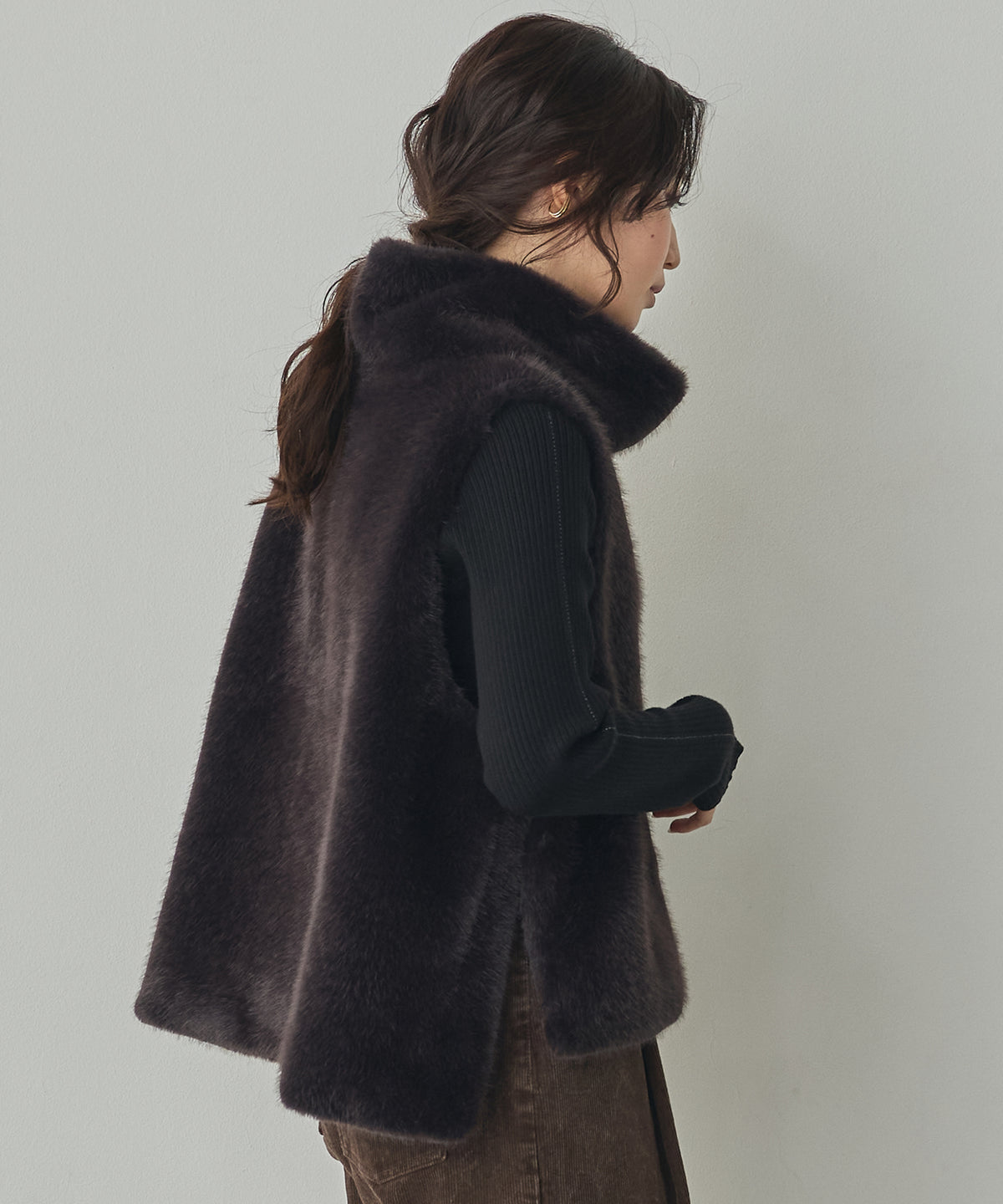 FUR HIGH-NECK VEST