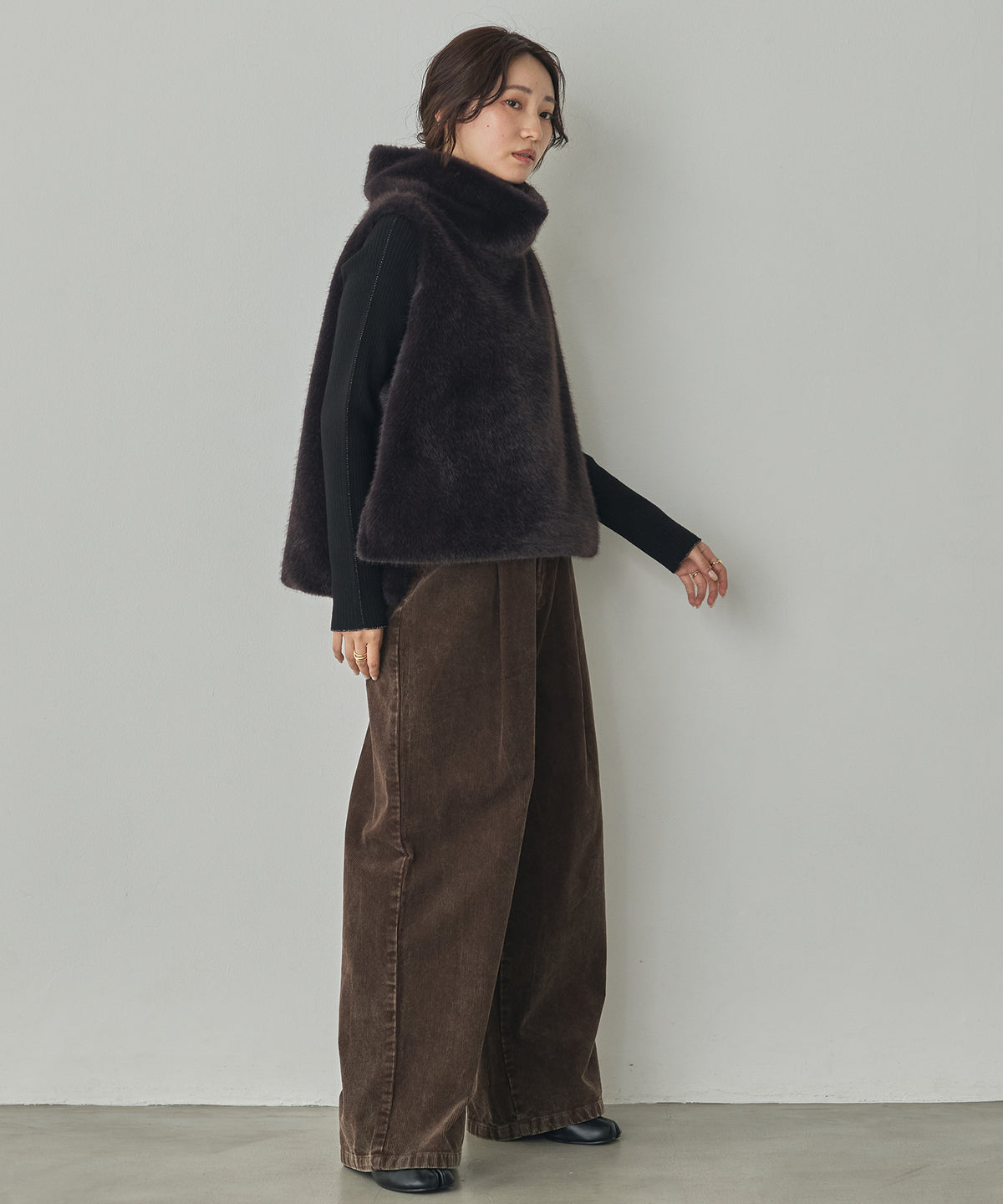 FUR HIGH-NECK VEST
