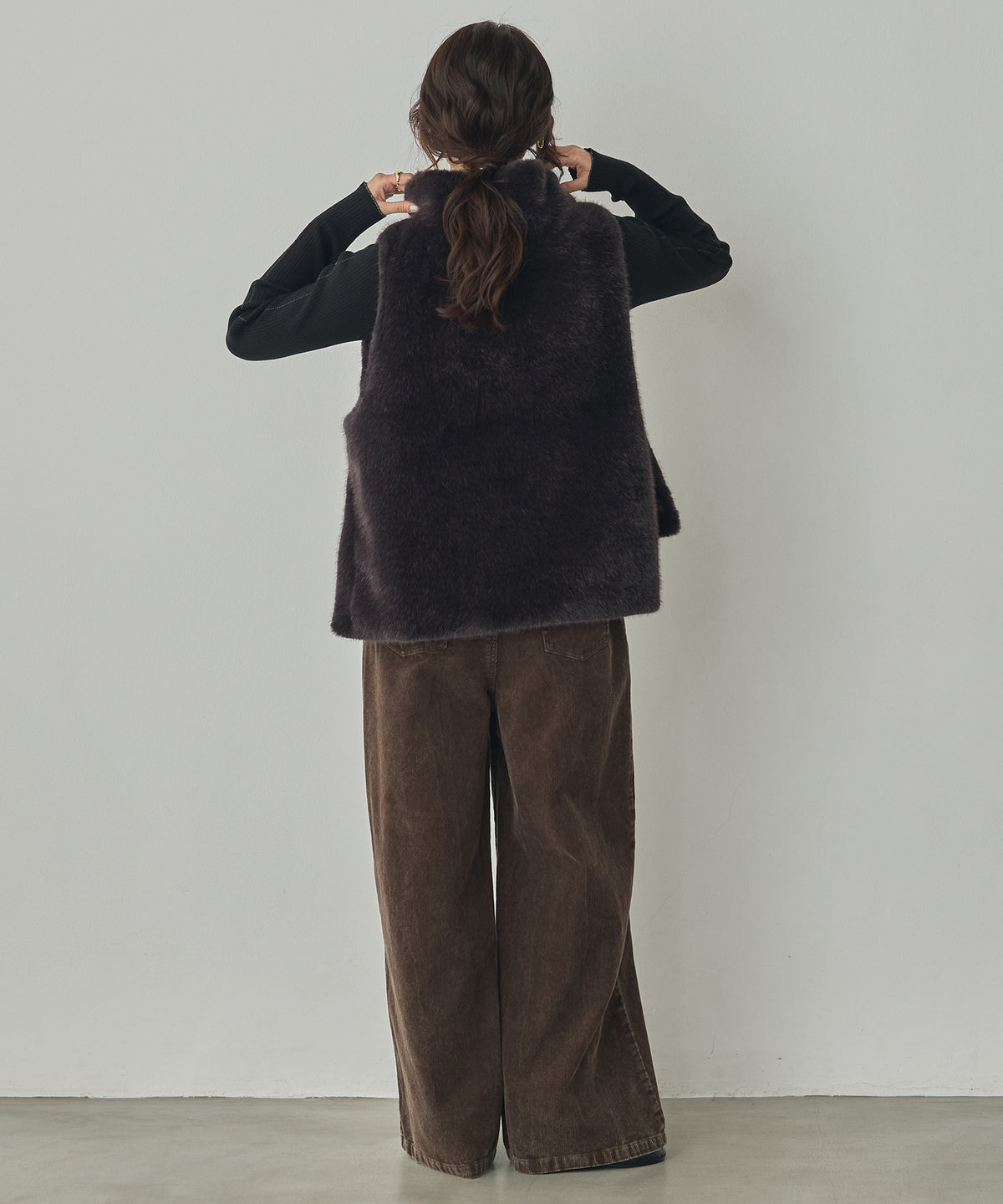 FUR HIGH-NECK VEST