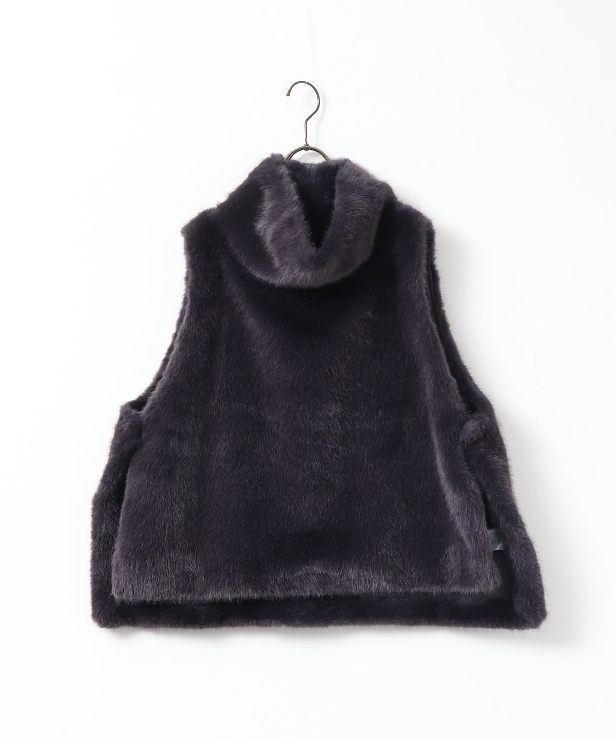 FUR HIGH-NECK VEST