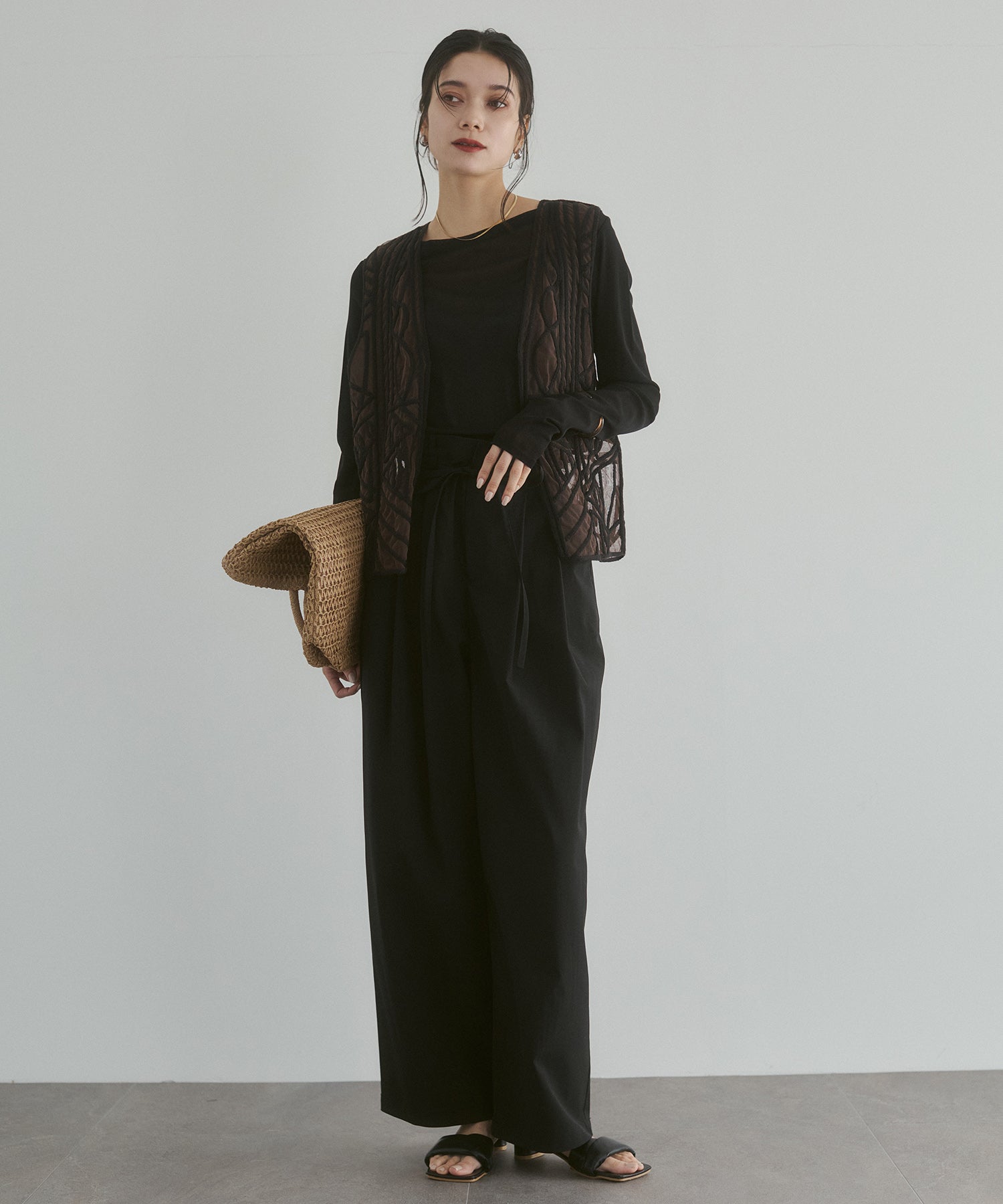 ネット 刺繍ジレ