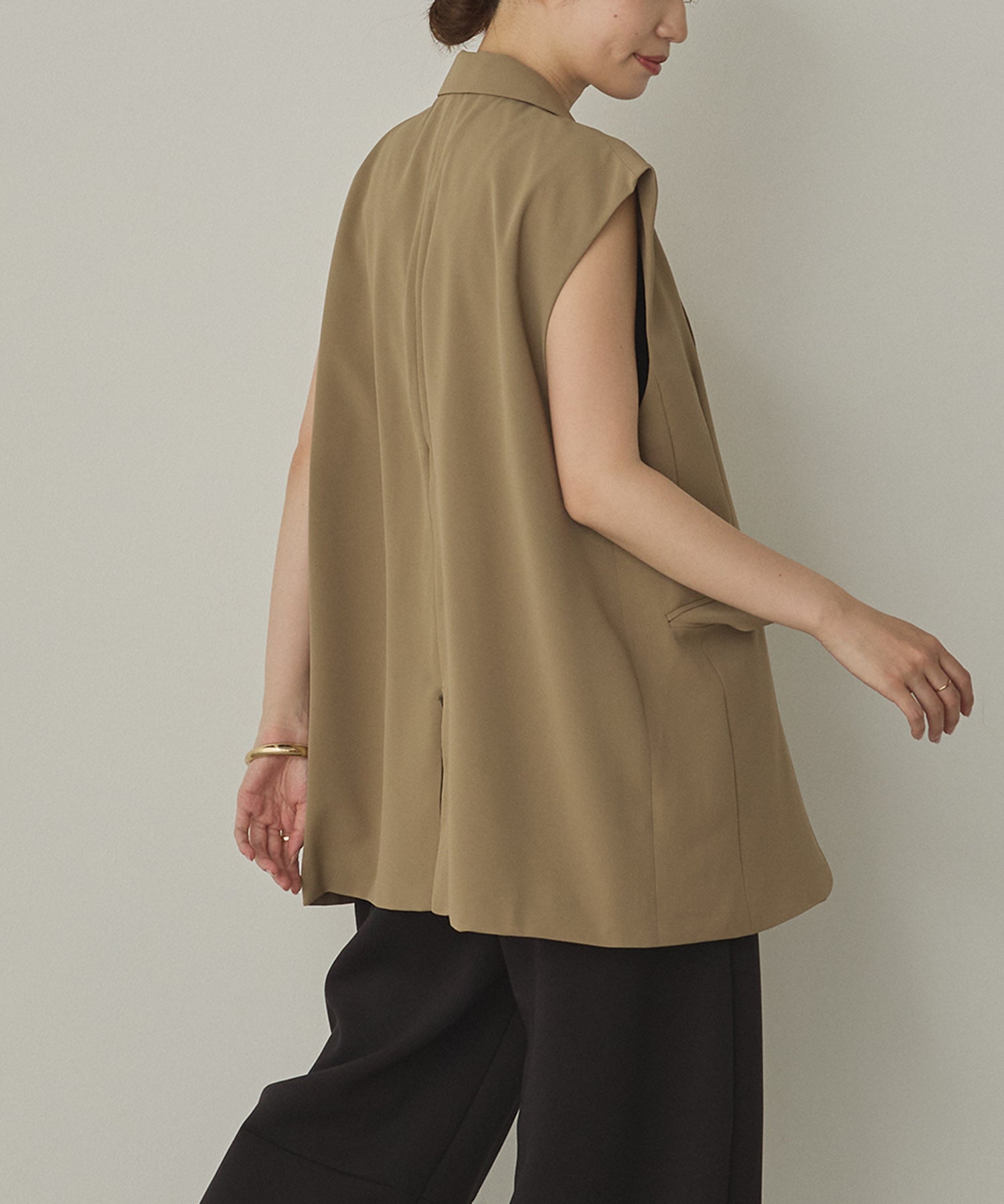 POLY TWILL BACK FASTENER VEST