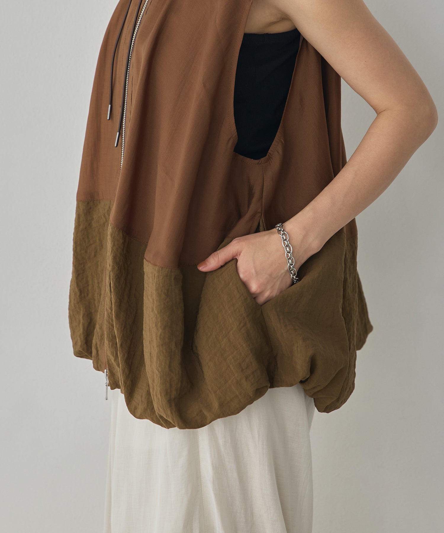 DOCKING BALLOON DESIGN VEST
