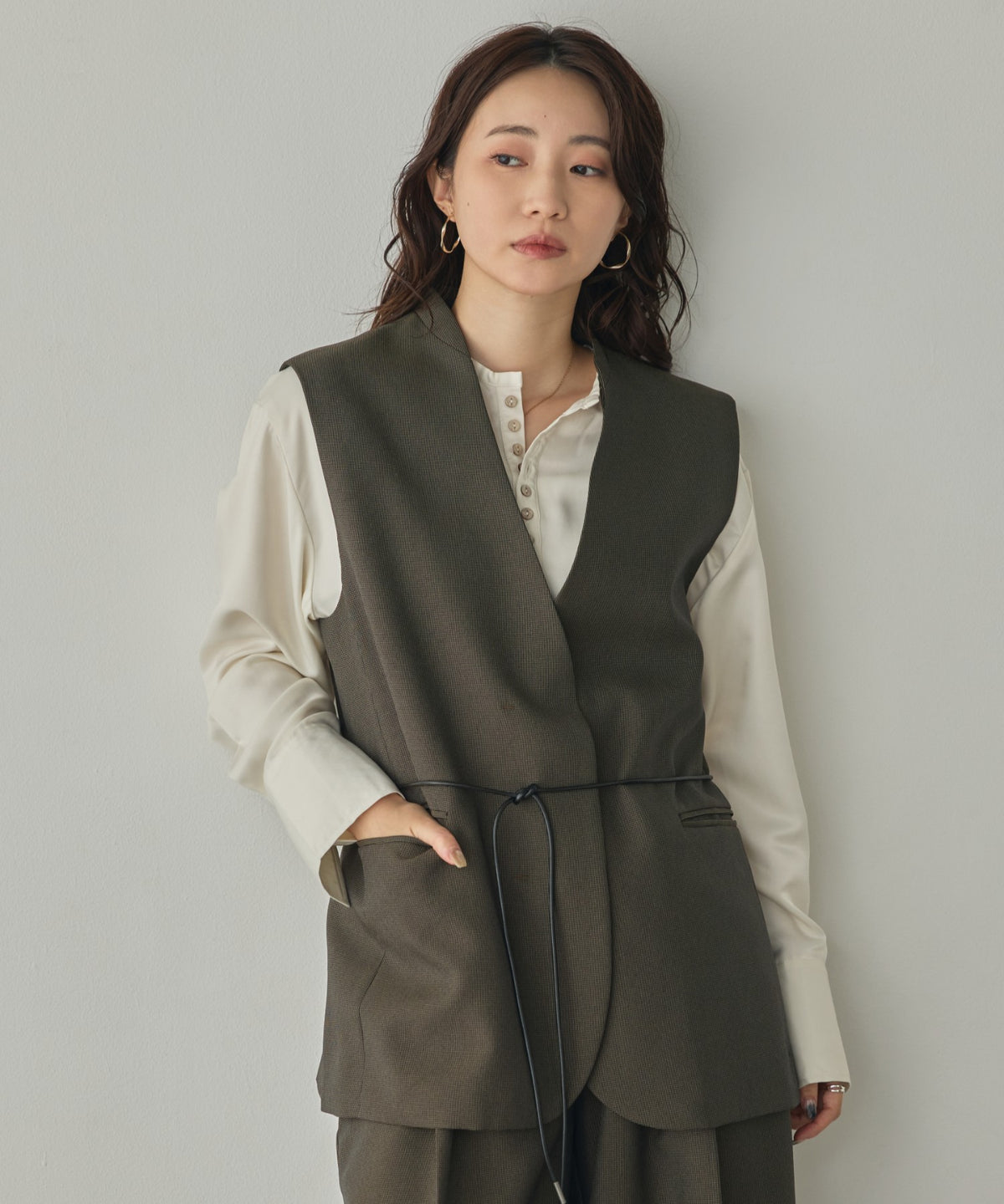 DESIGNS VEST