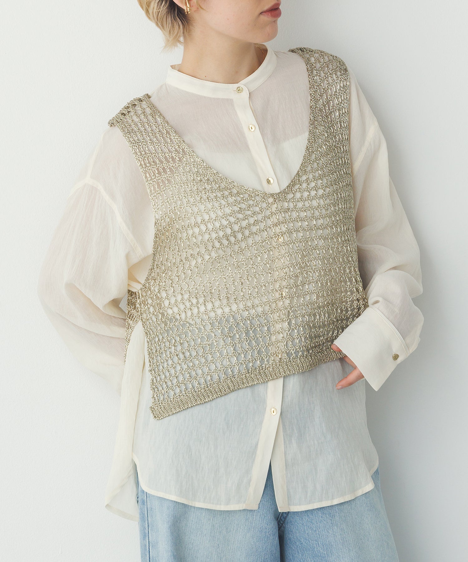 METALLIC YARN KNIT VEST