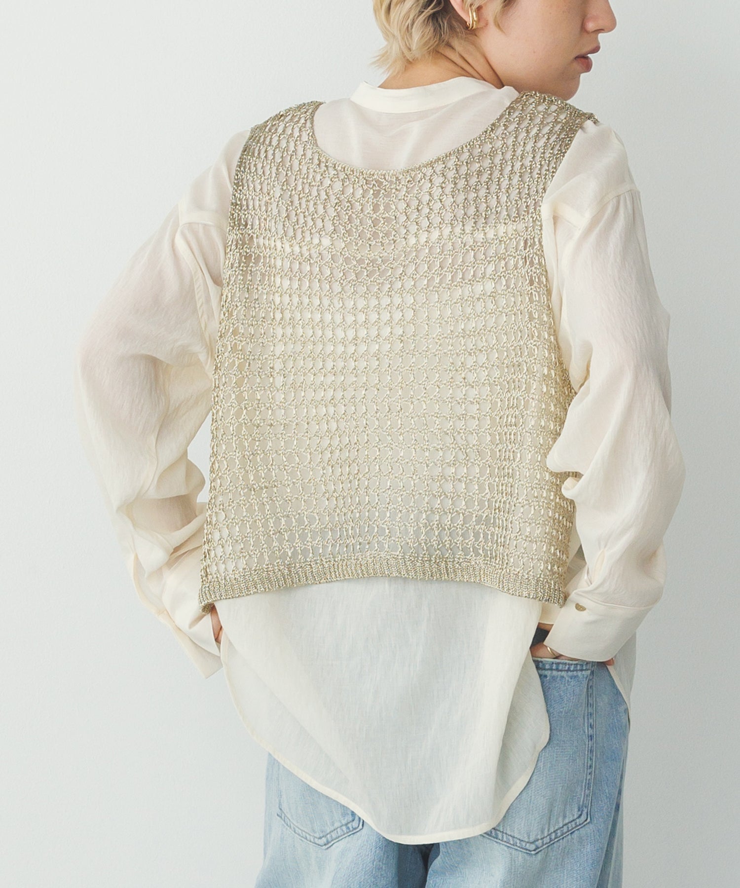 METALLIC YARN KNIT VEST