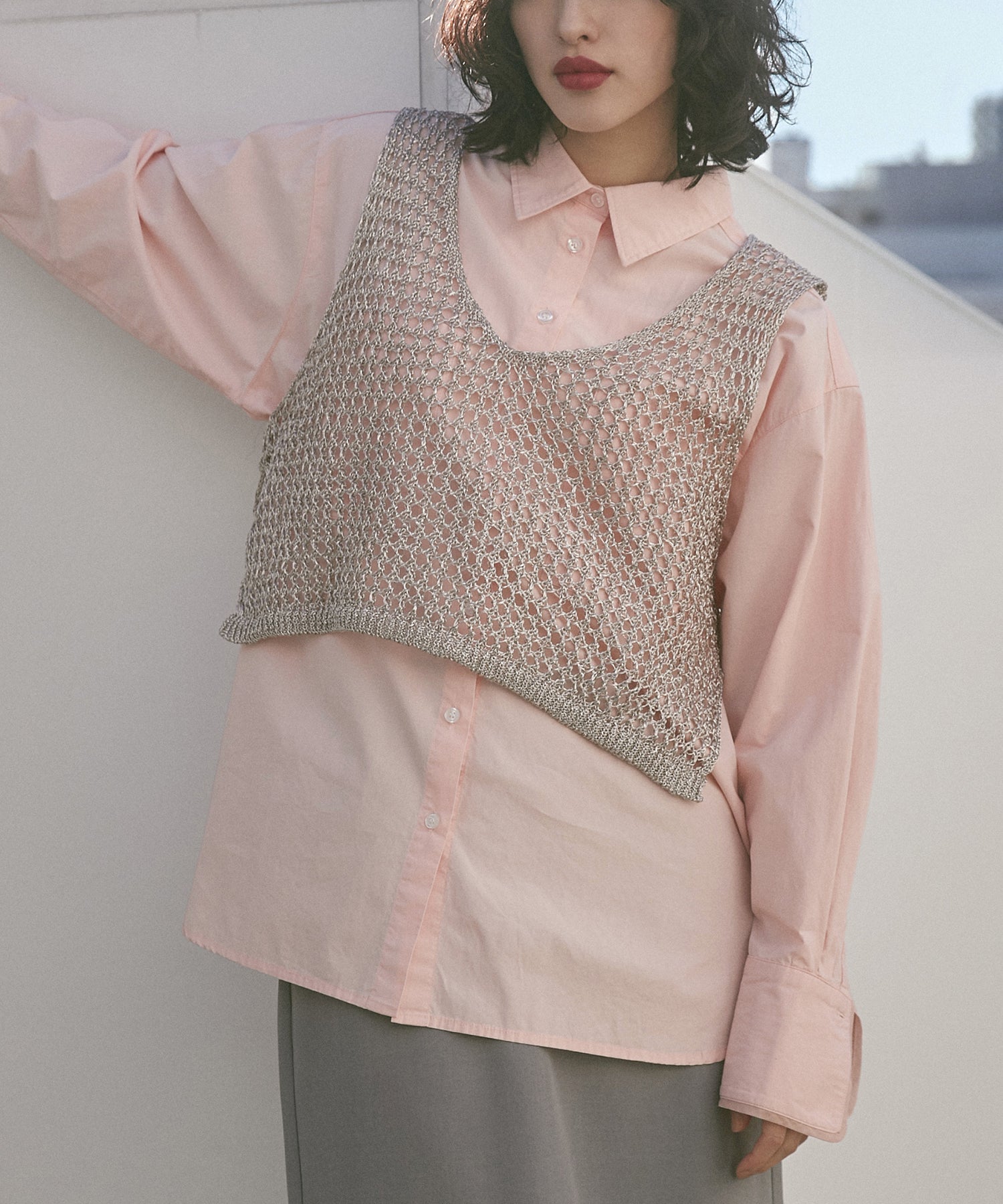 METALLIC YARN KNIT VEST