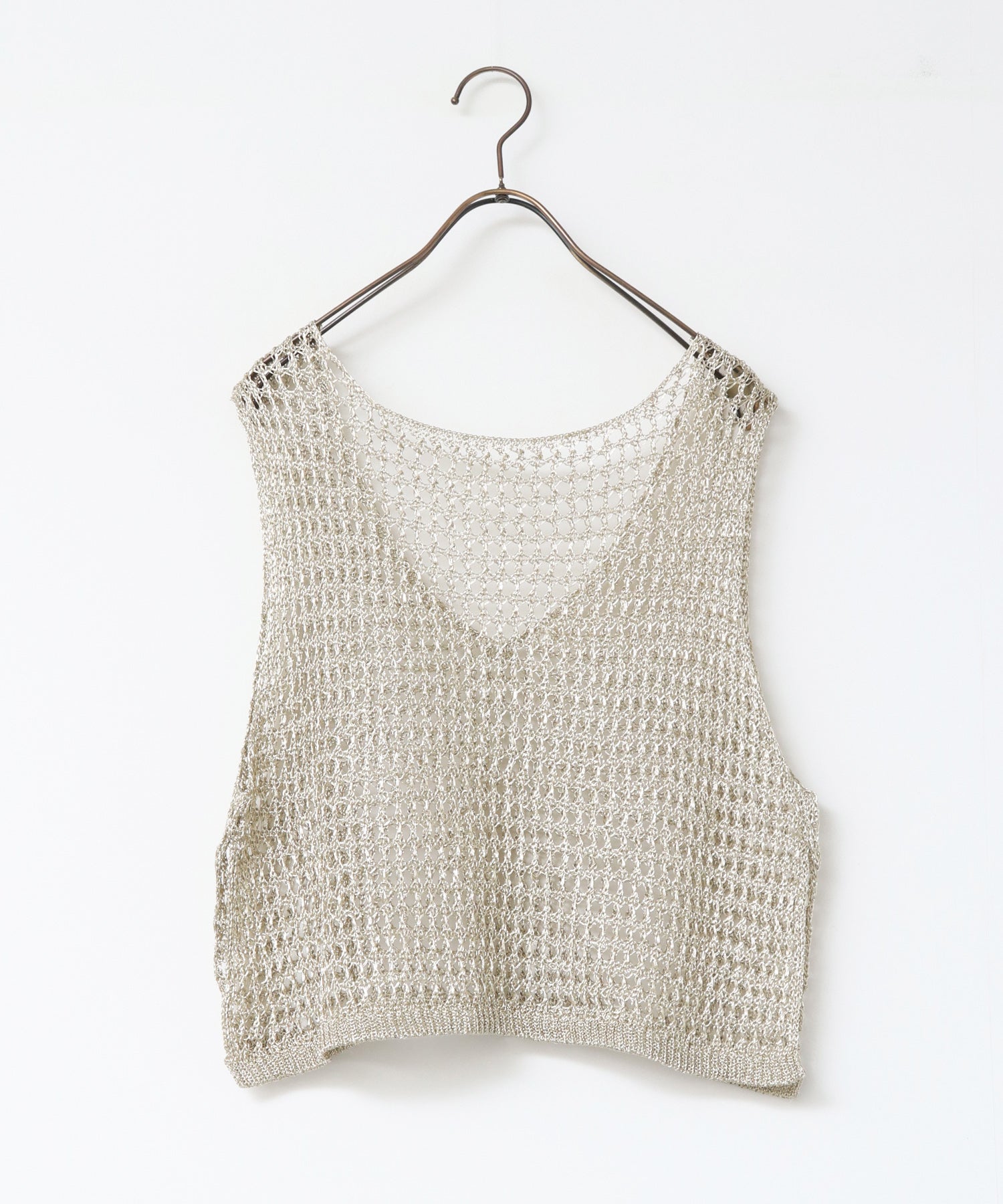 METALLIC YARN KNIT VEST