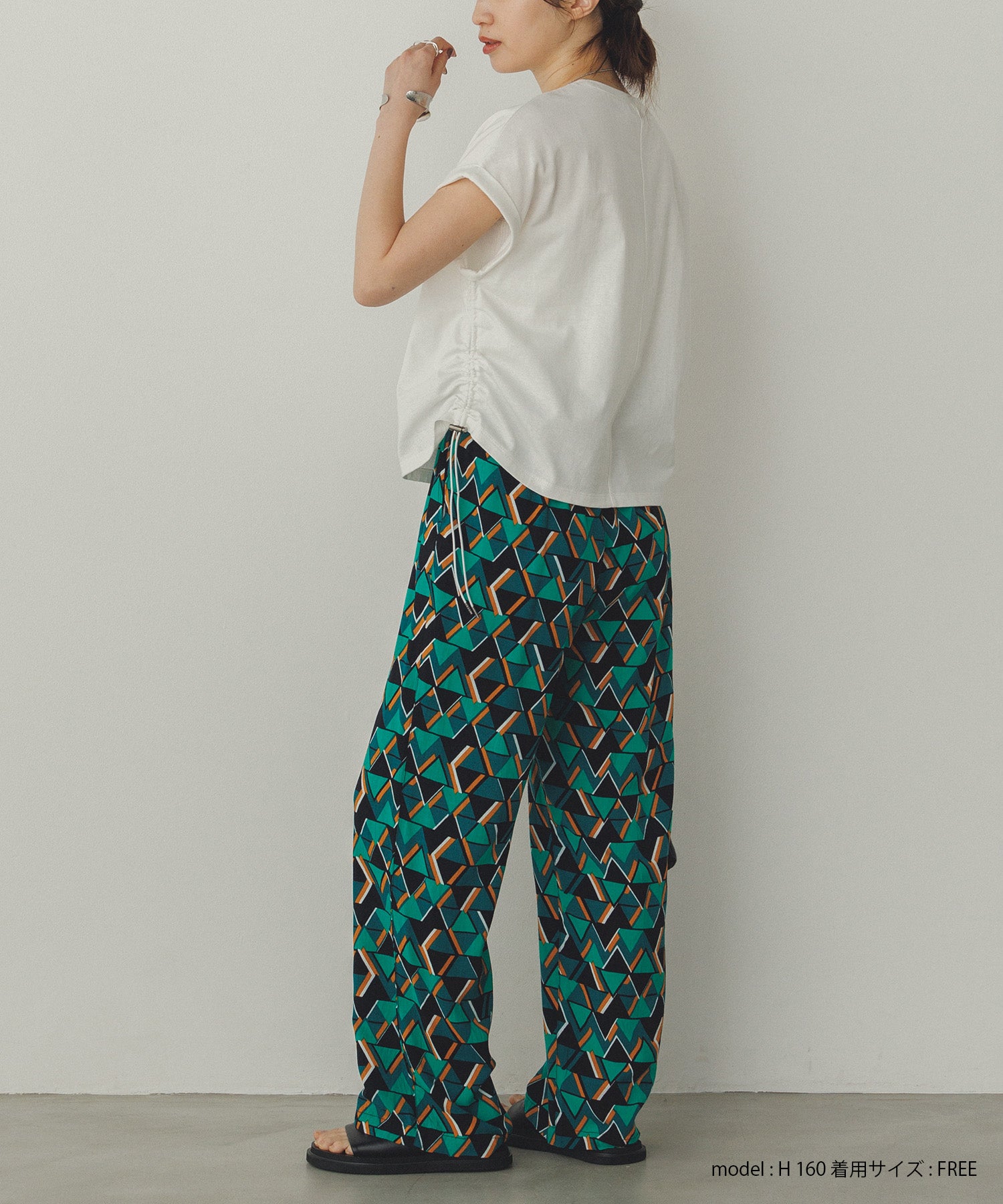 レーヨン プリントストレートパンツ