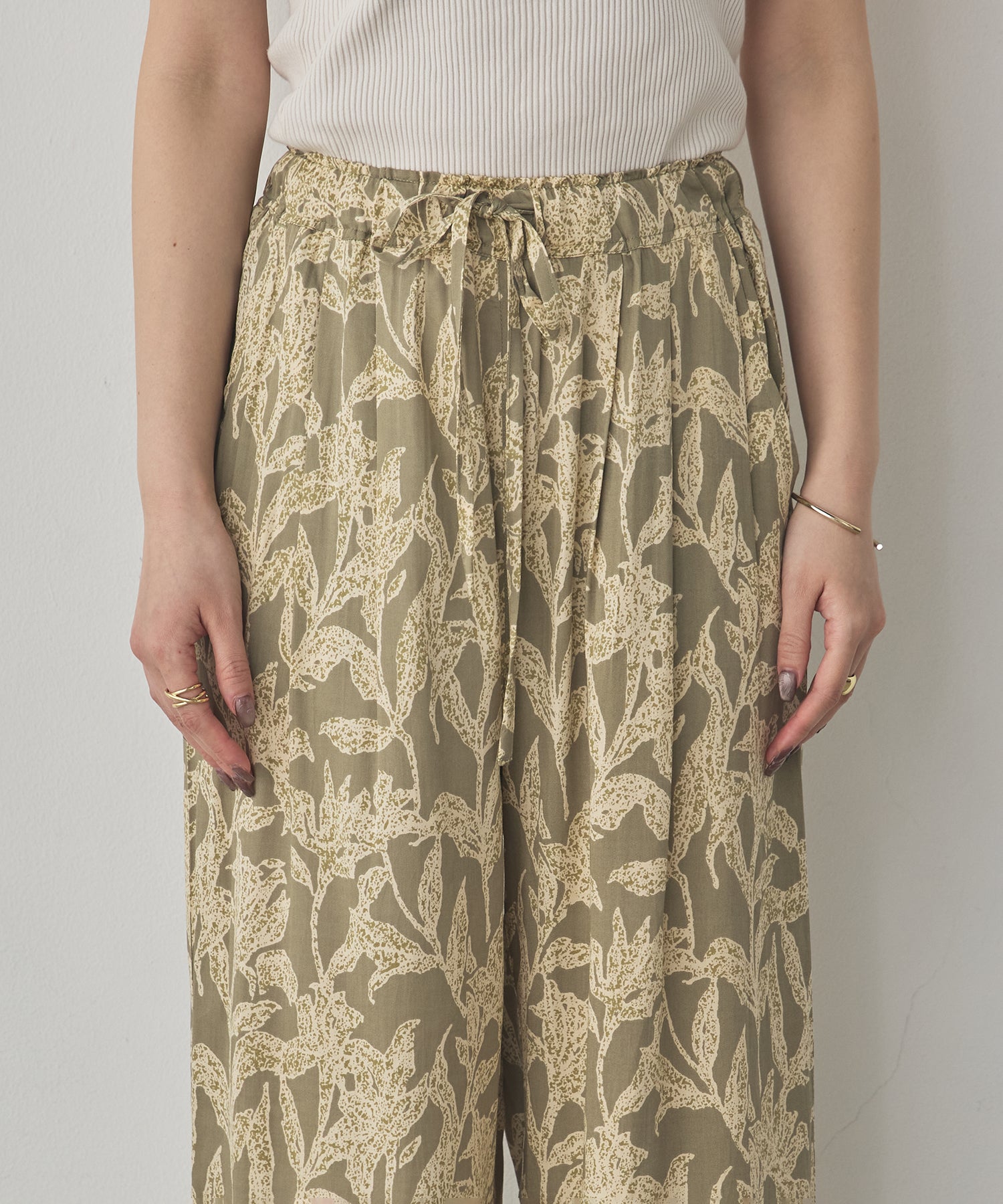 VISCOSE SATIN PRINTED EASY PANTS