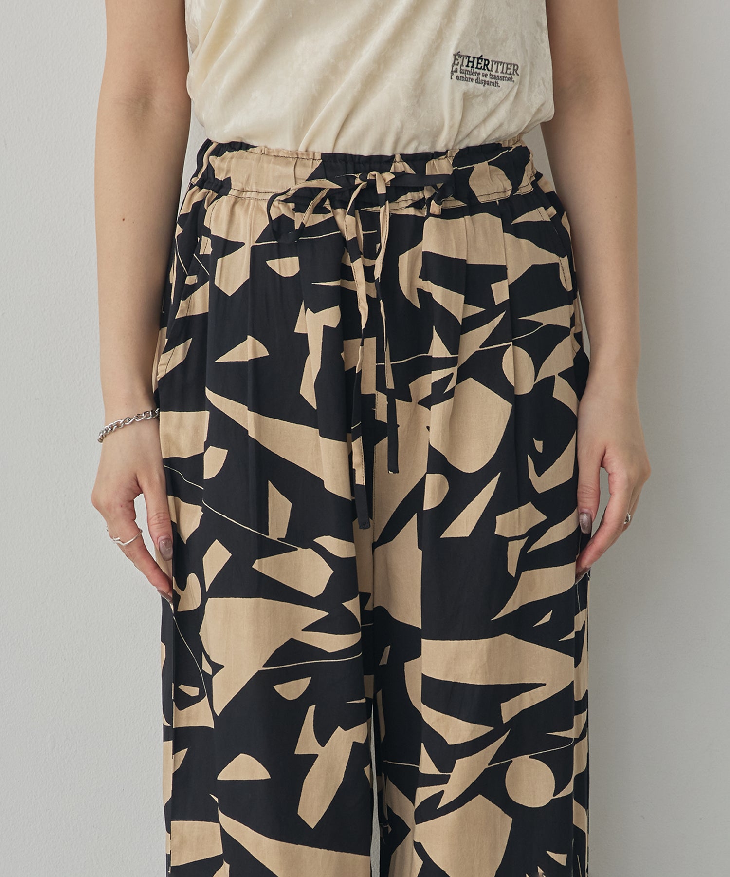 VISCOSE SATIN PRINTED EASY PANTS