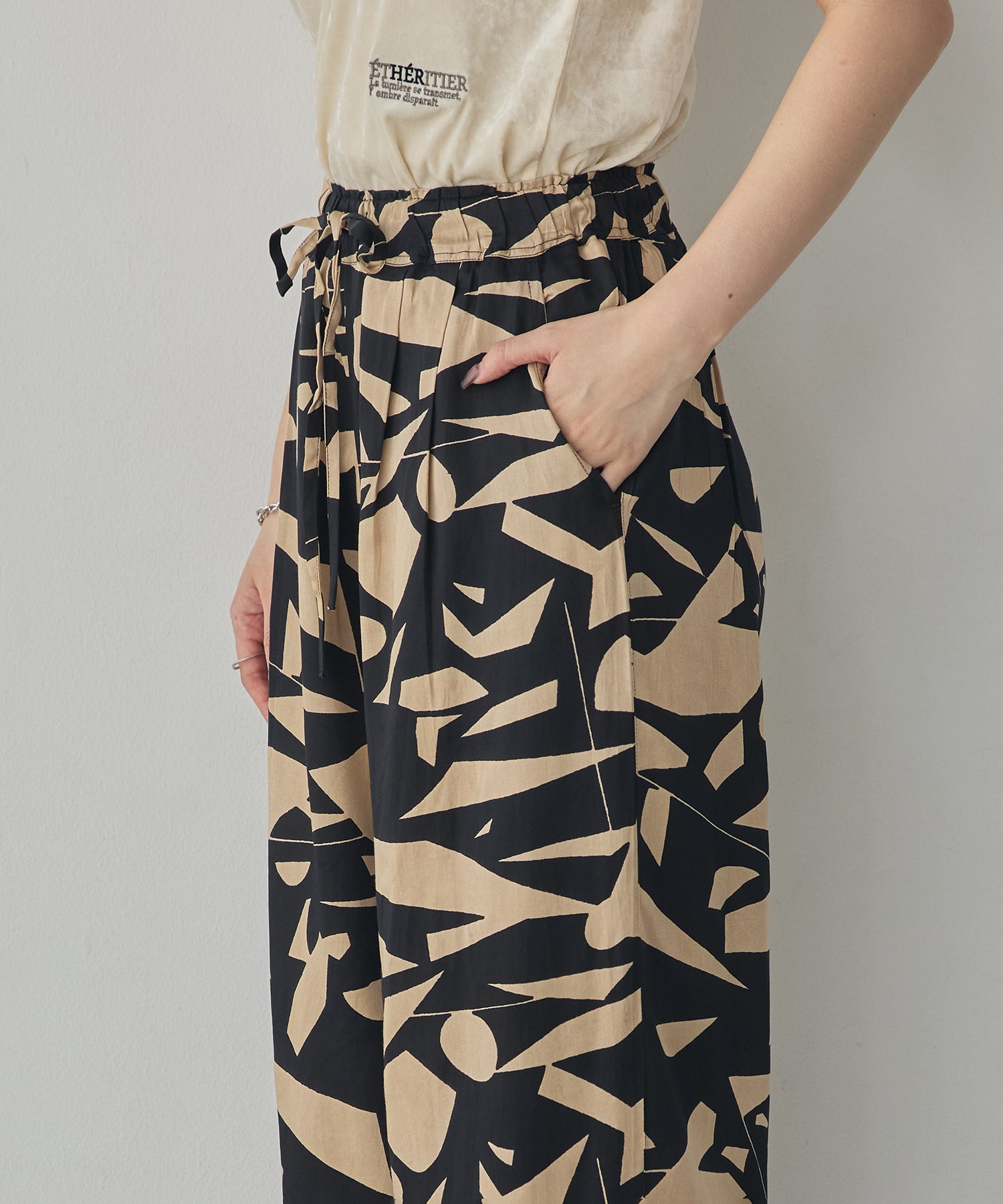 VISCOSE SATIN PRINTED EASY PANTS