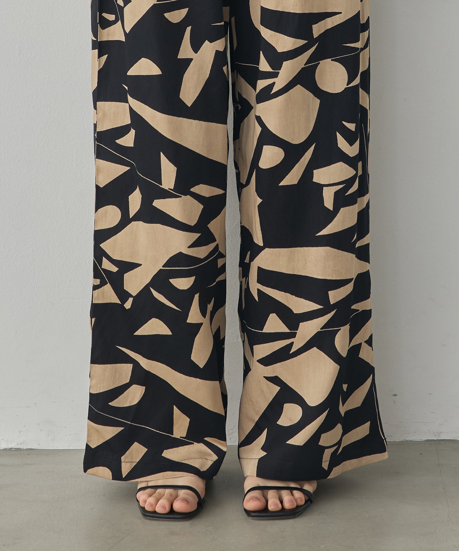 VISCOSE SATIN PRINTED EASY PANTS
