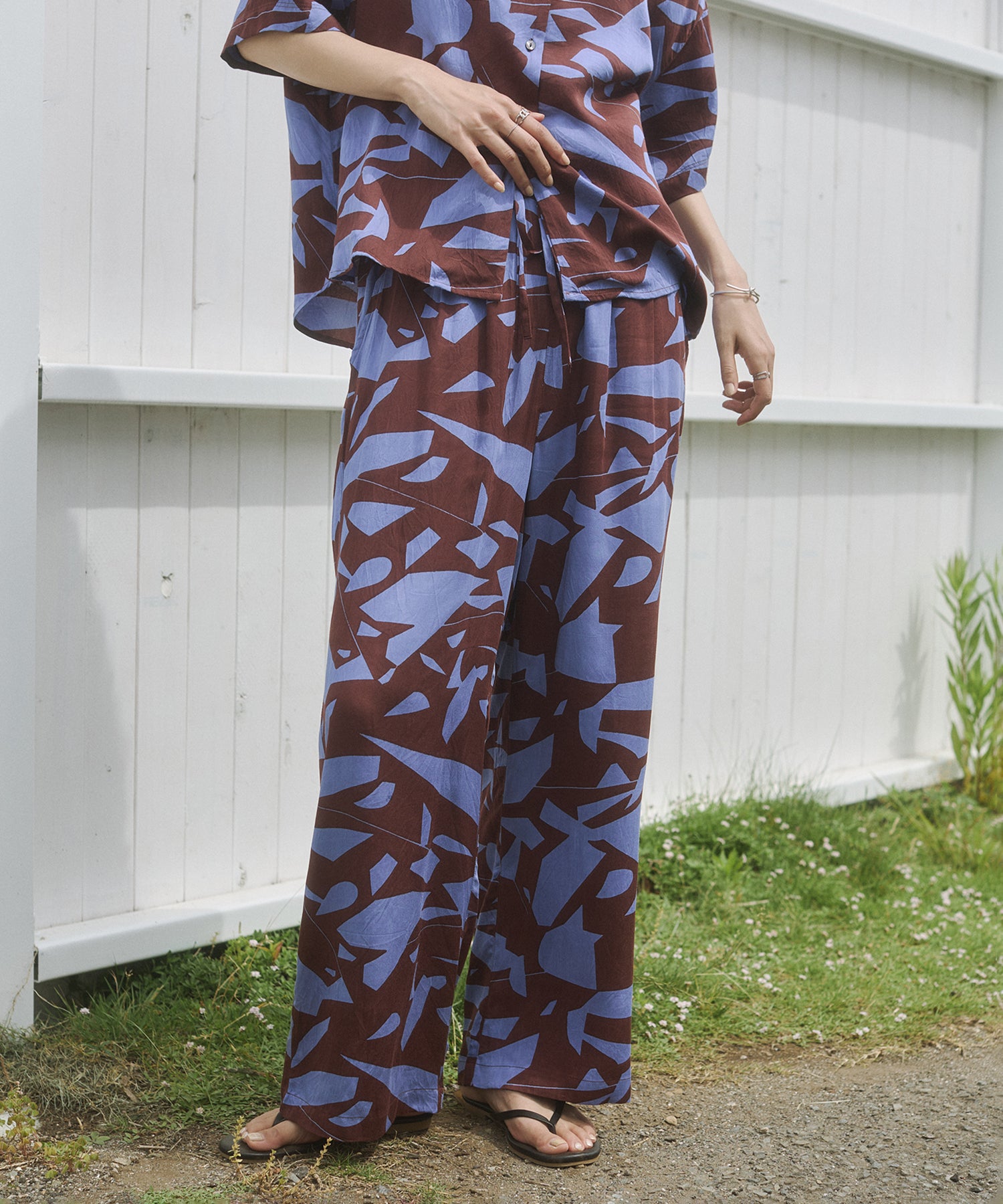 VISCOSE SATIN PRINTED EASY PANTS