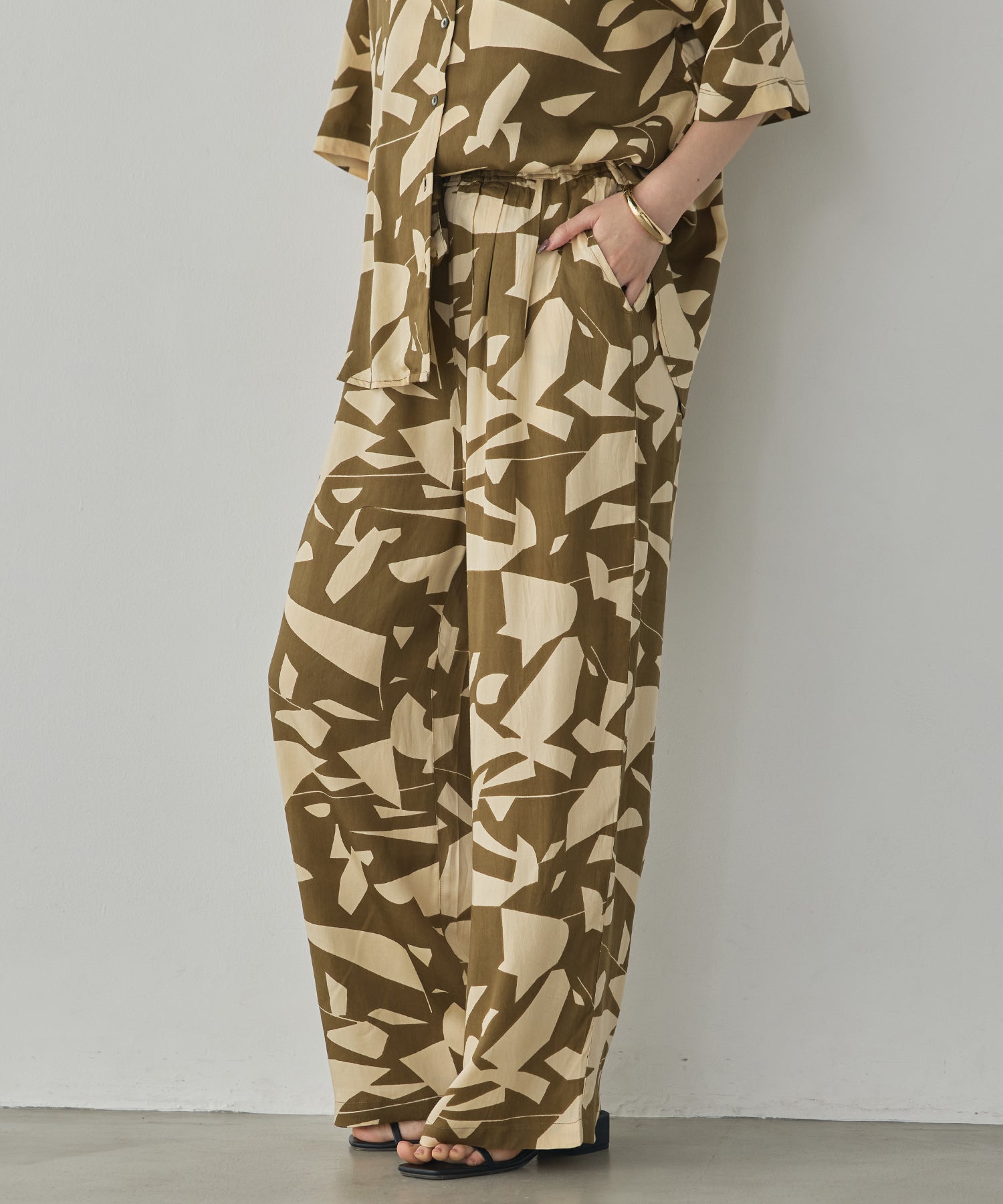 VISCOSE SATIN PRINTED EASY PANTS