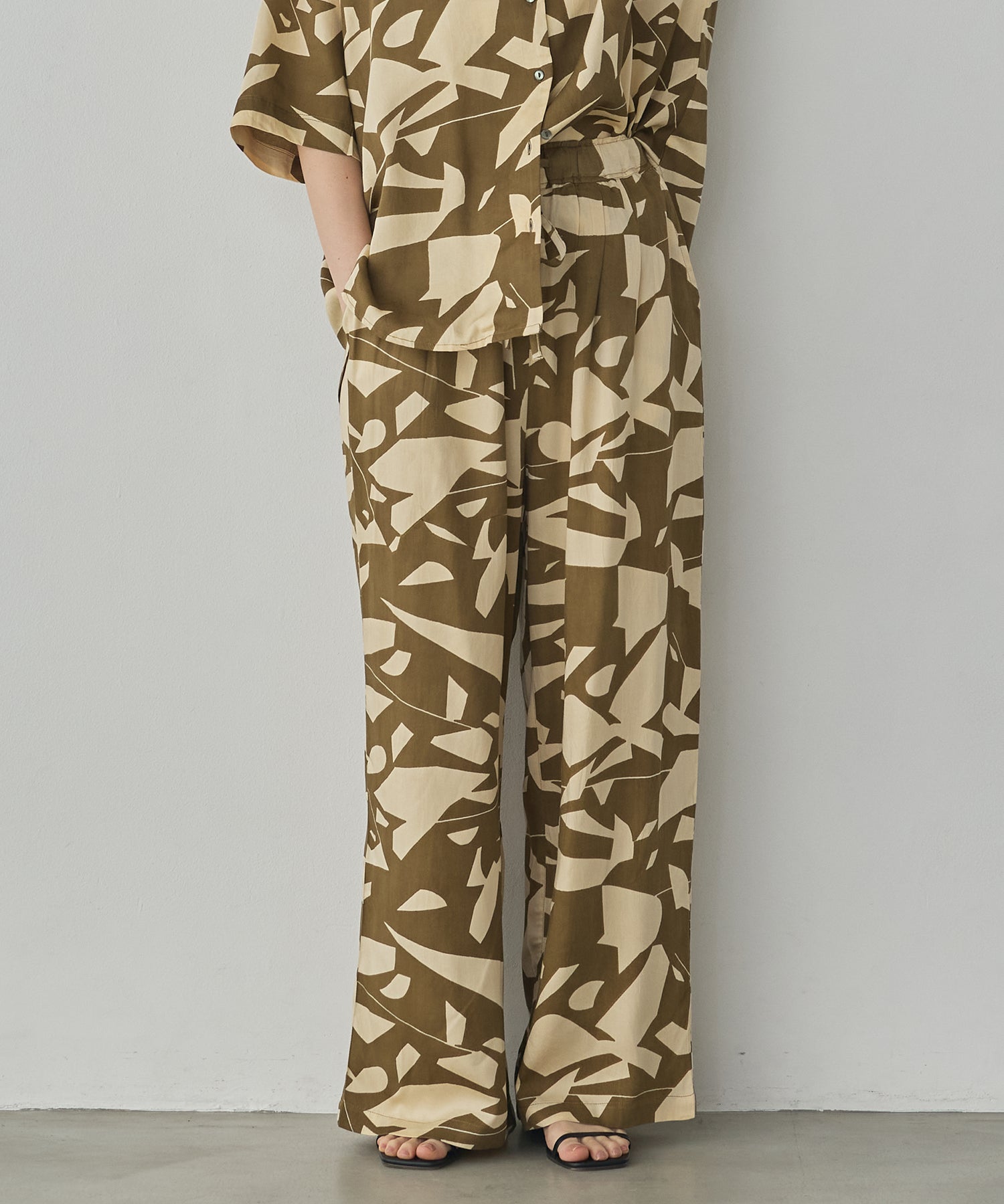VISCOSE SATIN PRINTED EASY PANTS