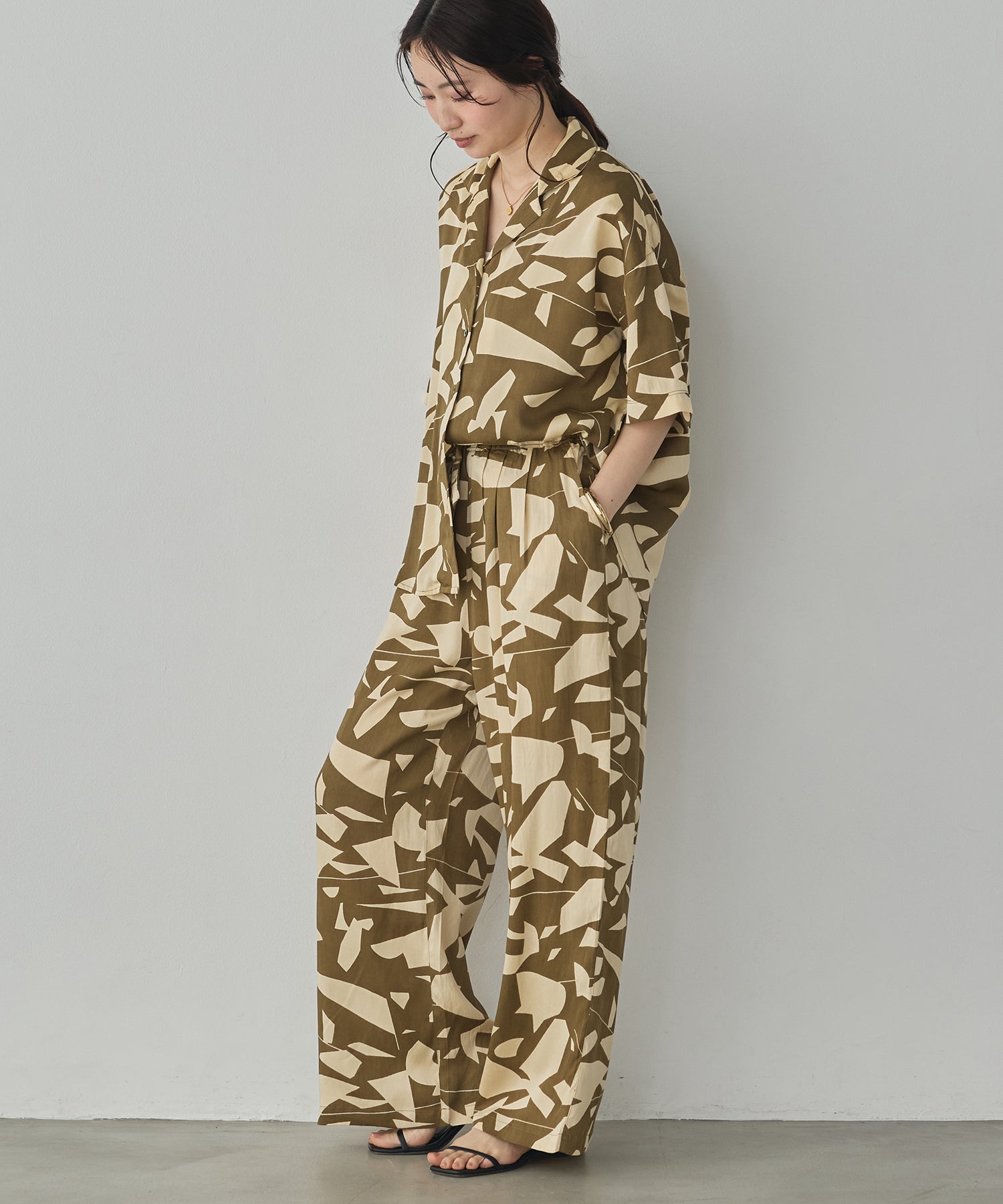 VISCOSE SATIN PRINTED EASY PANTS