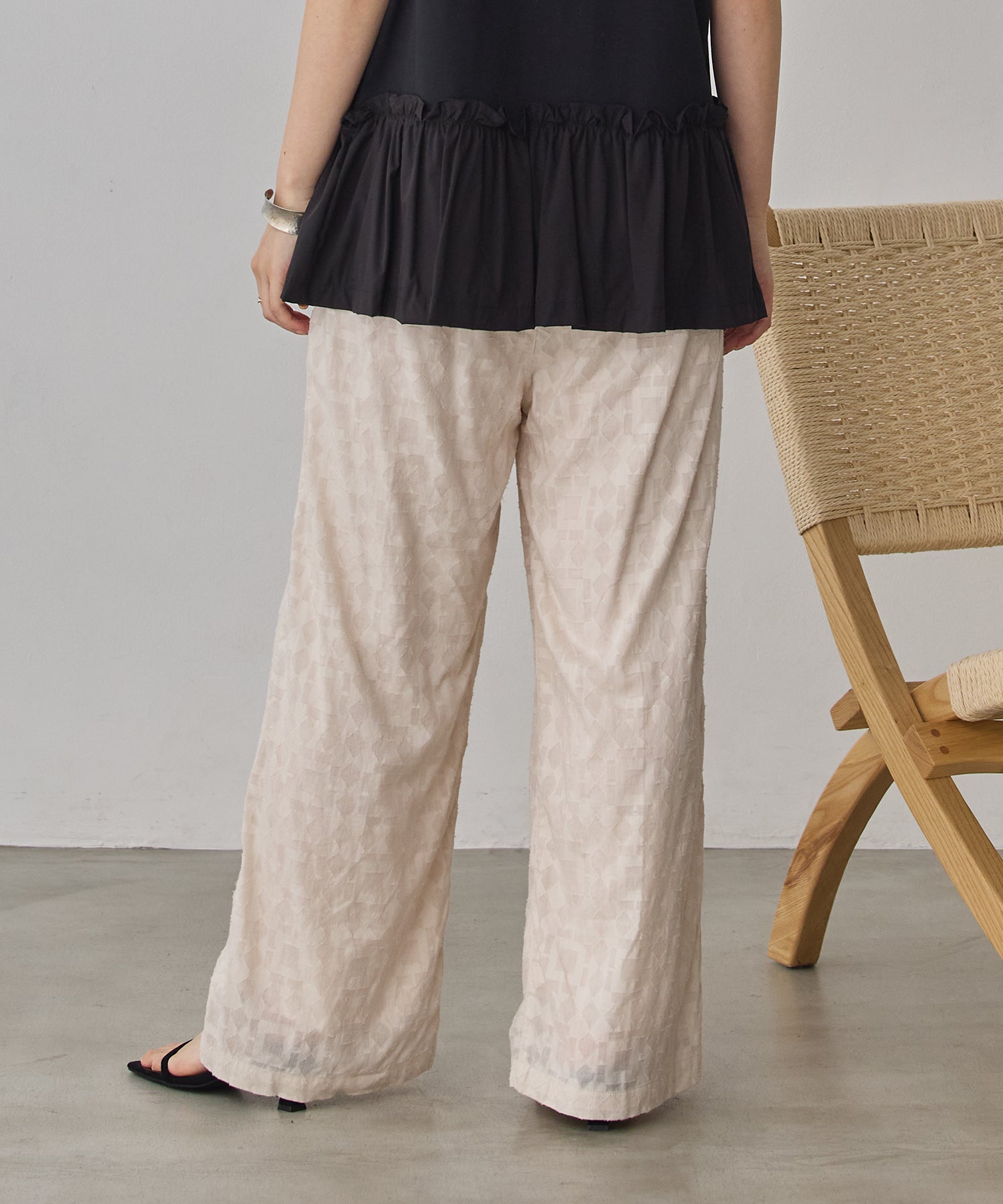 CUT-JACQUARD EASY PANTS