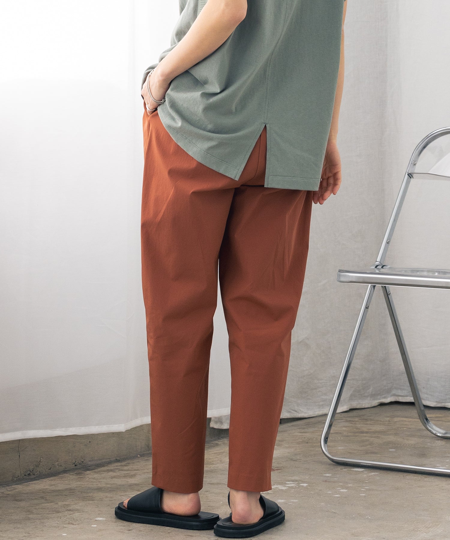 【新色追加】接触冷感テーパードパンツ