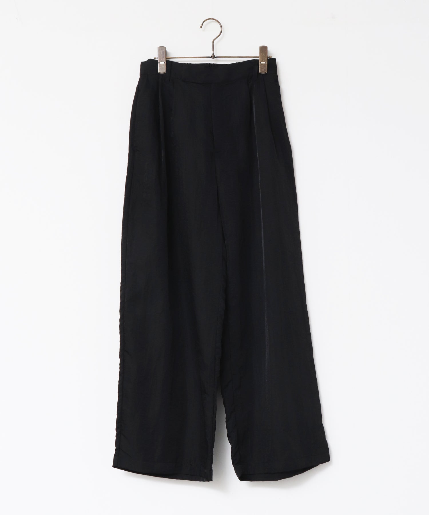 ナイロンツイル タックパンツ